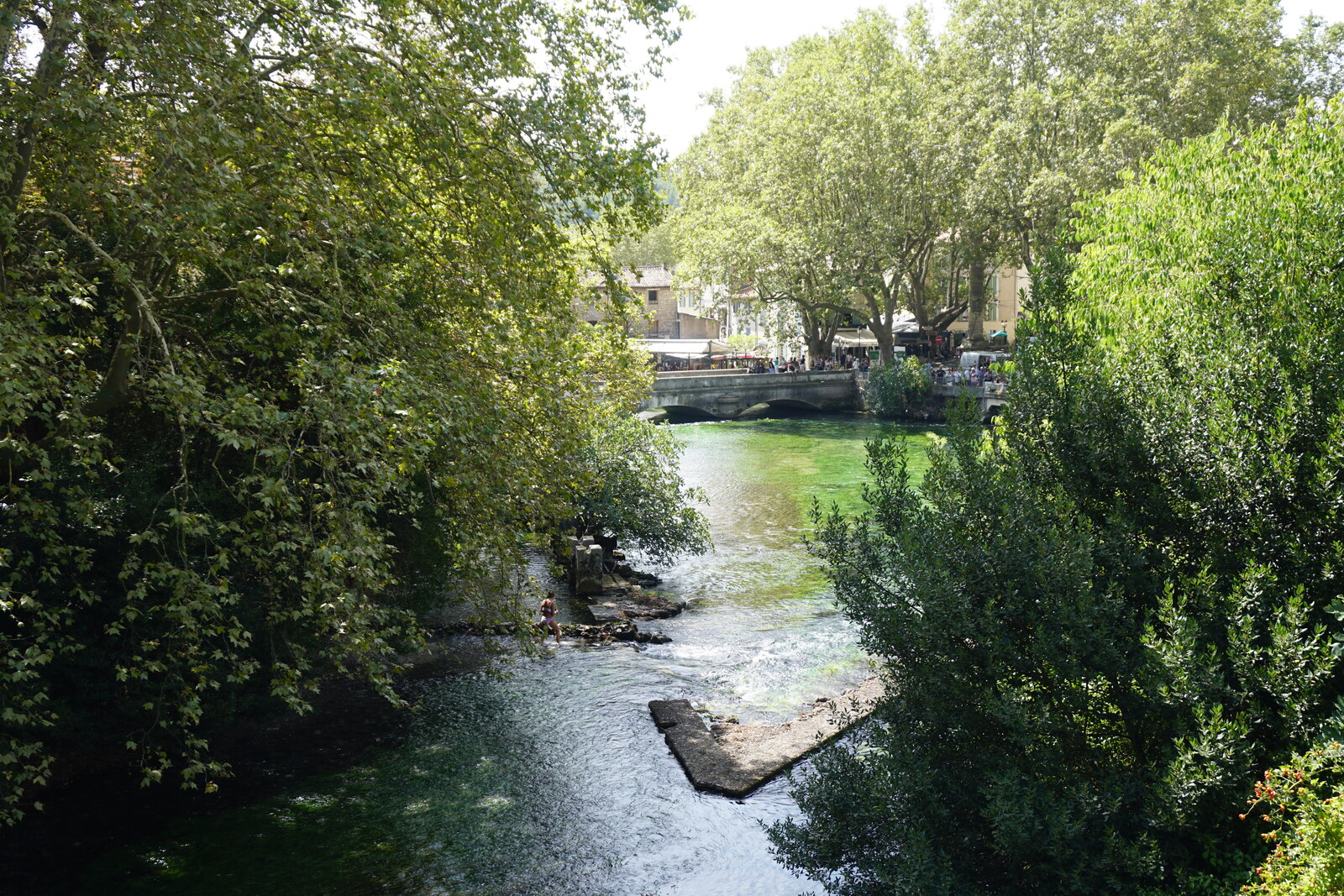 รูปถ่าย ฝรั่งเศส(France) ฟงแตน-เดอ-โวกลูซ(Fontaine-de-Vaucluse) 2017-08 15