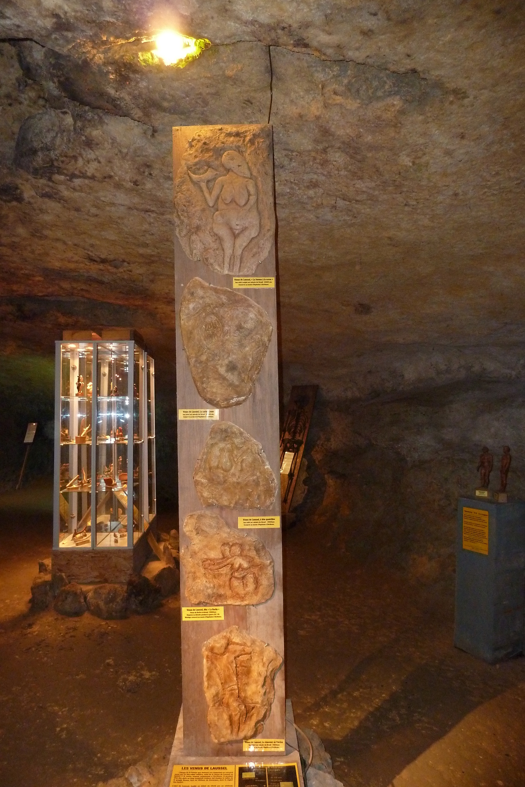 รูปถ่าย ฝรั่งเศส(France) บ้านป้อมเดอเรญัก(Maison Forte de Reignac) 2010-08 55