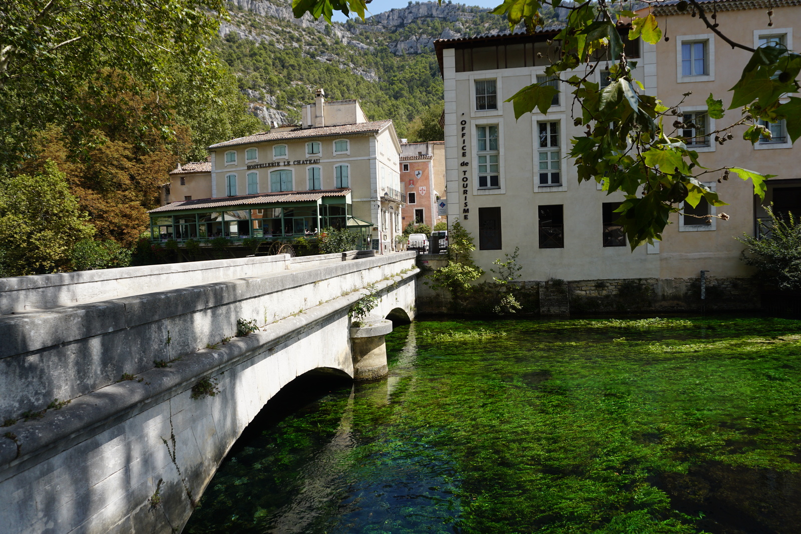 รูปถ่าย ฝรั่งเศส(France) ฟงแตน-เดอ-โวกลูซ(Fontaine-de-Vaucluse) 2017-08 11