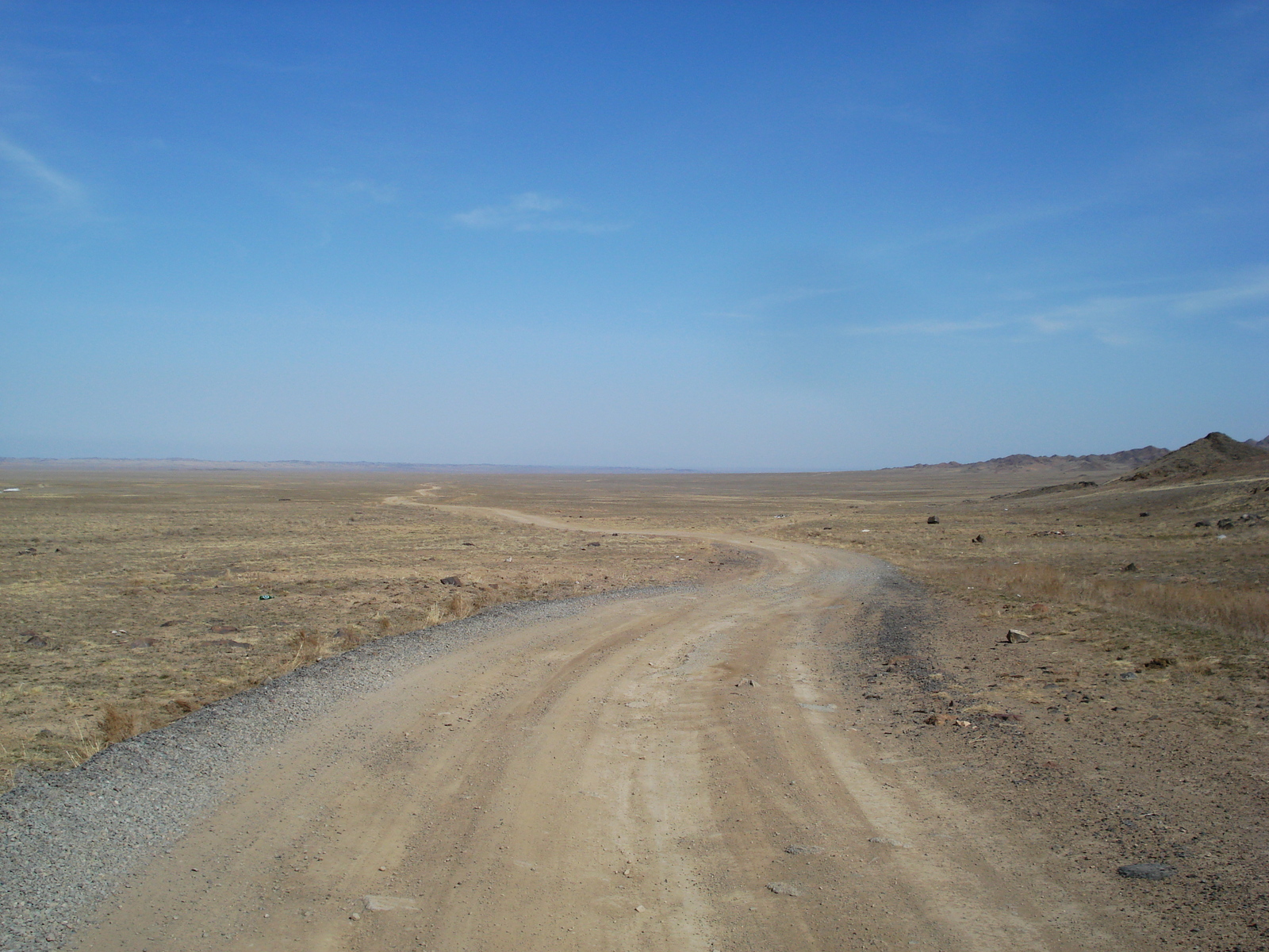 รูปถ่าย คาซัคสถาน(Kazakhstan) ถนนจากอัลมาตีไปหุบผาชารึน(Almaty to Charyn Canyon road) 2007-03 17