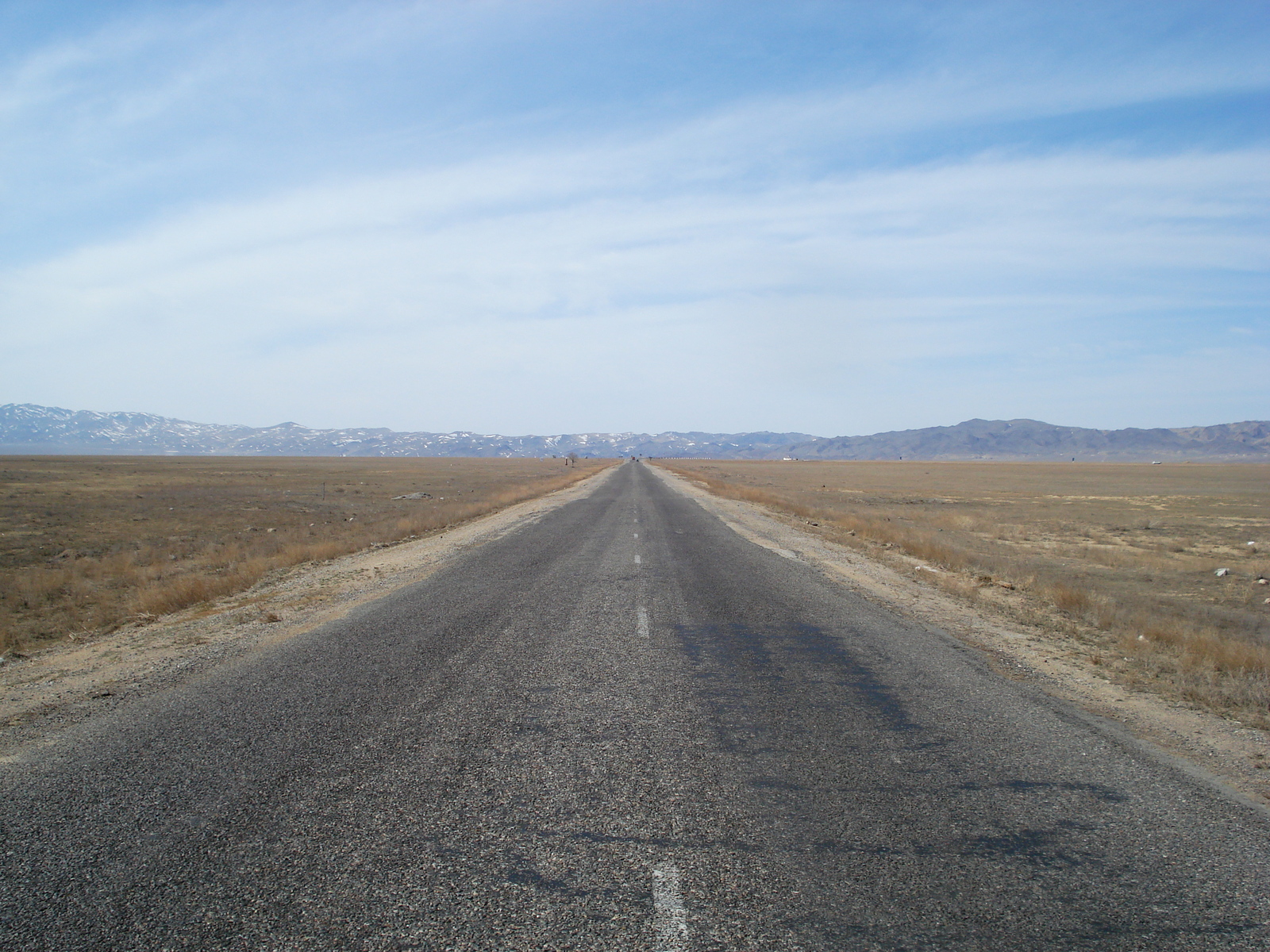 รูปถ่าย คาซัคสถาน(Kazakhstan) ถนนจากอัลมาตีไปหุบผาชารึน(Almaty to Charyn Canyon road) 2007-03 171
