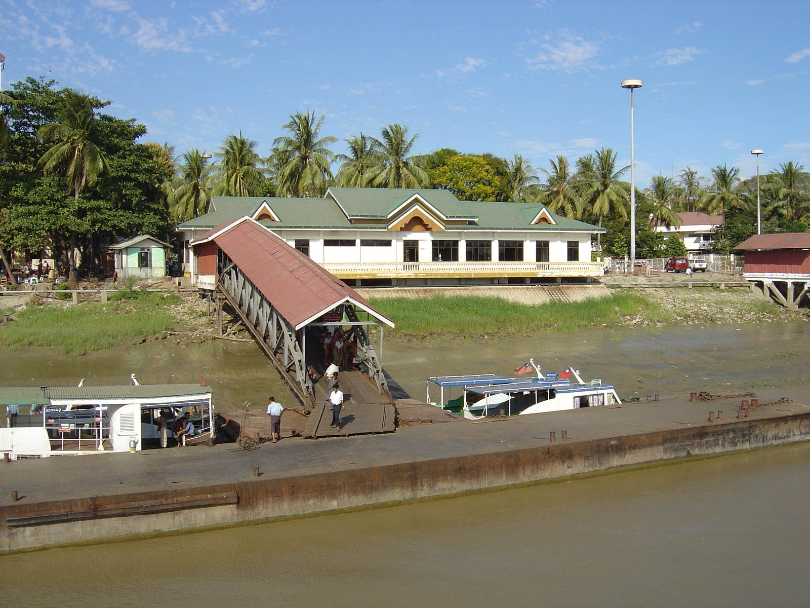 รูปถ่าย พม่า(Myanmar) ย่างกุ้ง(Yangon) 2005-01 124