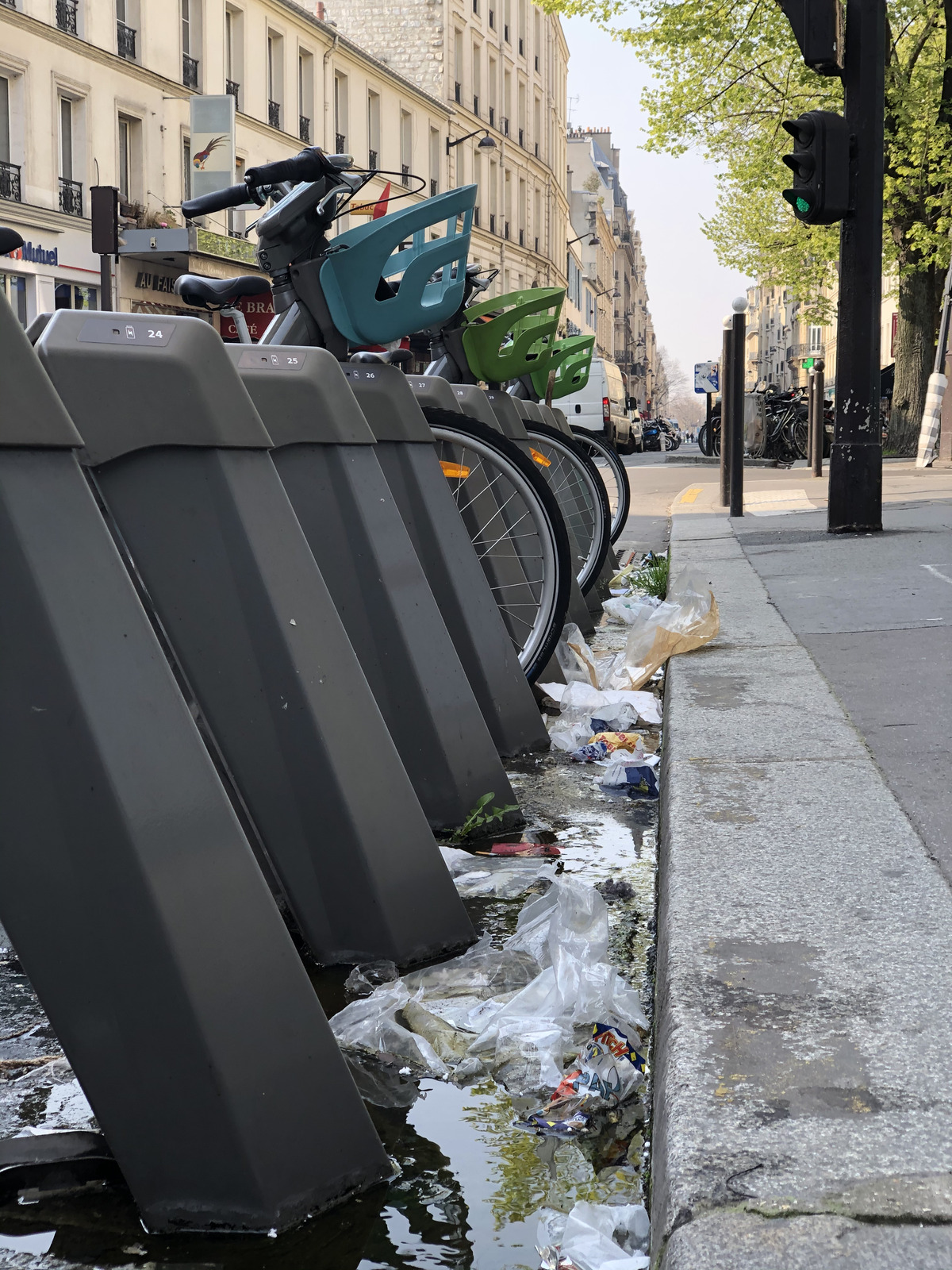 รูปถ่าย ฝรั่งเศส(France) ปารีสช่วงล็อกดาวน์(Paris lockdown) 2020-03 26