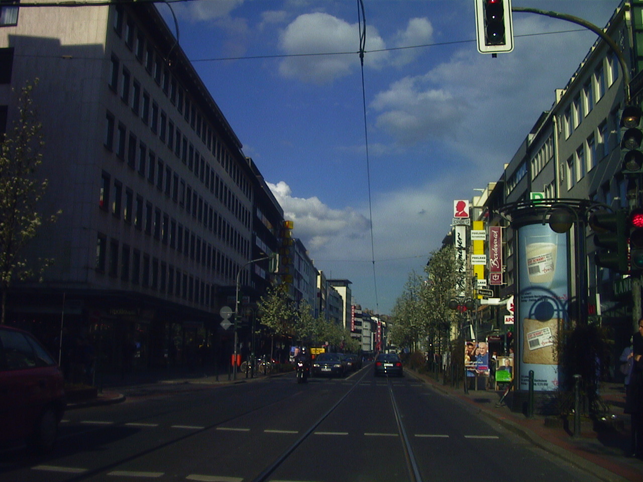 รูปถ่าย เยอรมนี(Germany) ดัสเซลดอร์ฟ(Dusseldorf) 2000-04 15