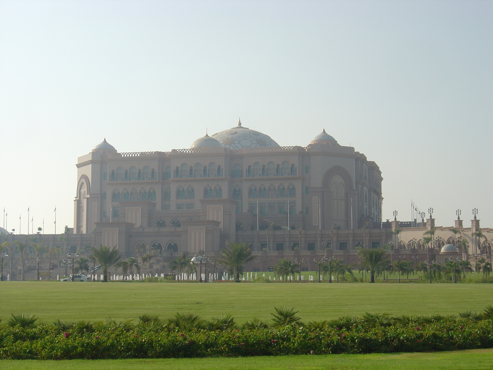 รูปถ่าย สหรัฐอาหรับเอมิเรตส์(United Arab Emirates) อาบูดาบี(Abu Dhabi) 2005-09 21