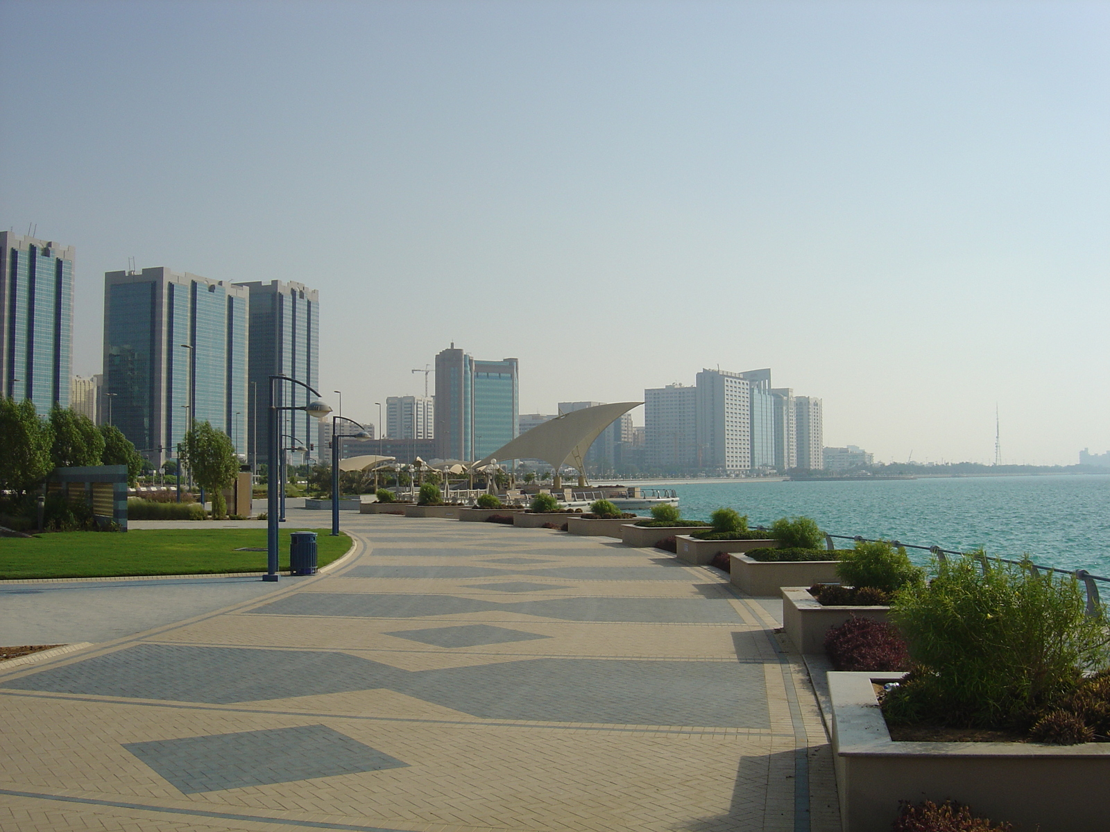 รูปถ่าย สหรัฐอาหรับเอมิเรตส์(United Arab Emirates) อาบูดาบี(Abu Dhabi) 2005-09 4