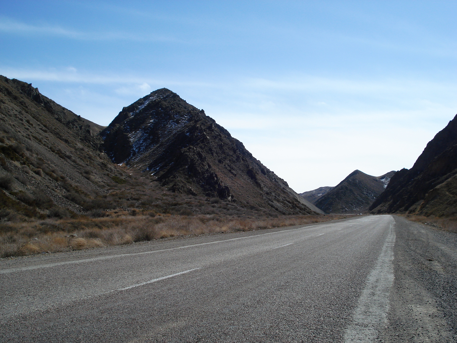 รูปถ่าย คาซัคสถาน(Kazakhstan) ถนนจากอัลมาตีไปหุบผาชารึน(Almaty to Charyn Canyon road) 2007-03 148