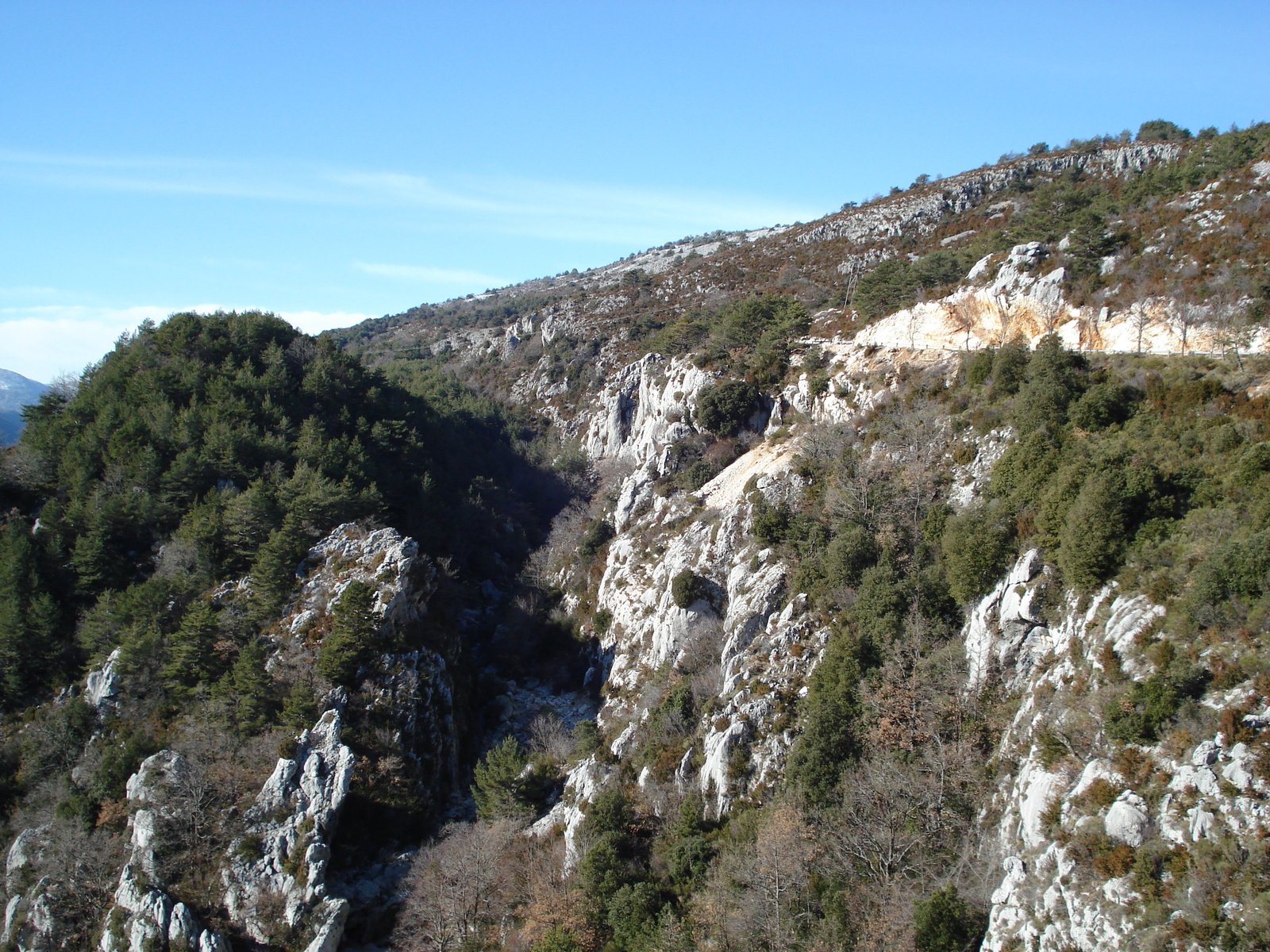 รูปถ่าย ฝรั่งเศส(France) ถนนจากกูร์เซกูลไปเกรโอลีแยร์-เล-เนจ(Coursegoule to Greolieres les neiges road) 2007-01 100