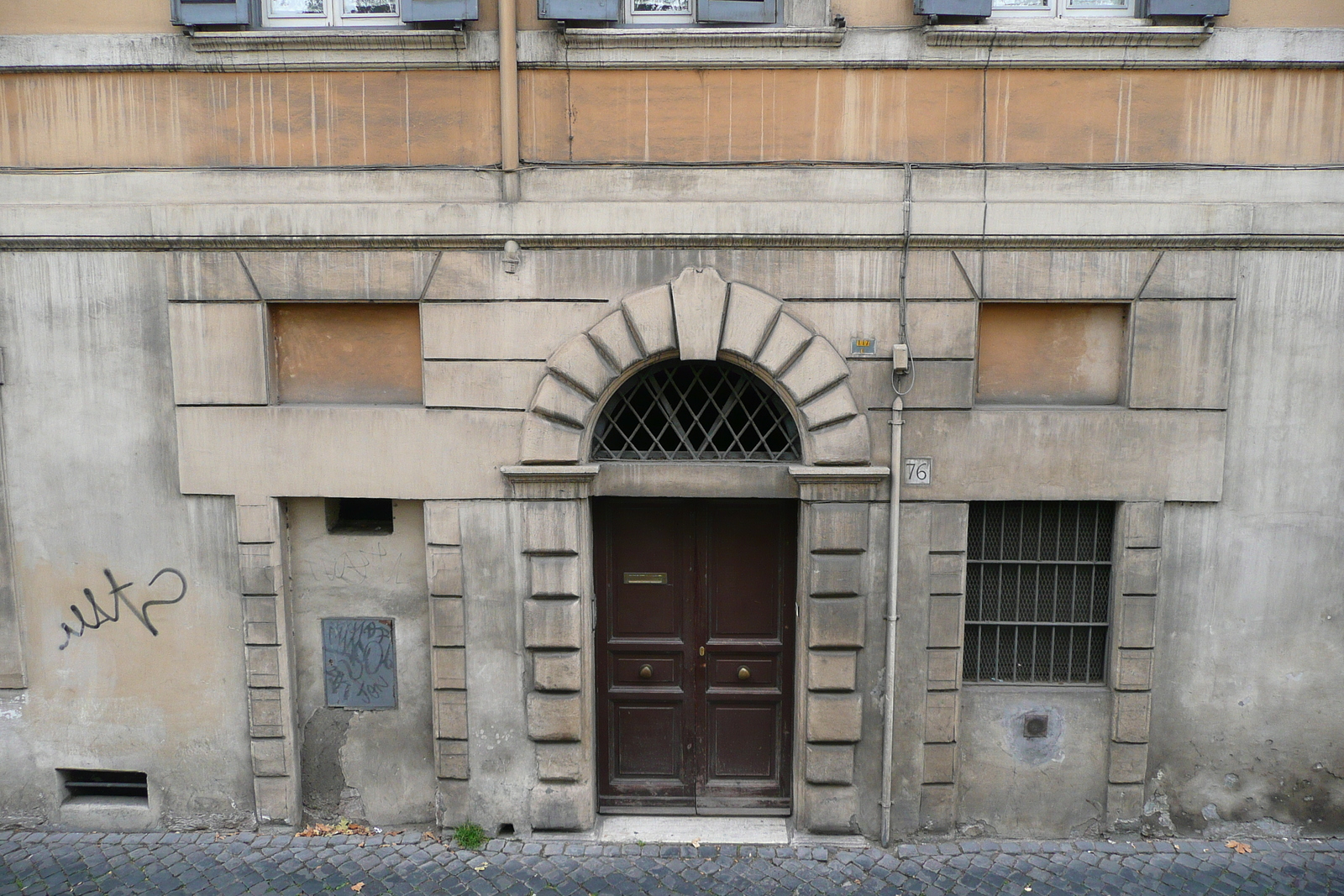 รูปถ่าย อิตาลี(Italy) โรม(Rome) ถนนริมน้ำจานีโกเลนเซ(Lungotevere Gianicolense) 2007-11 25