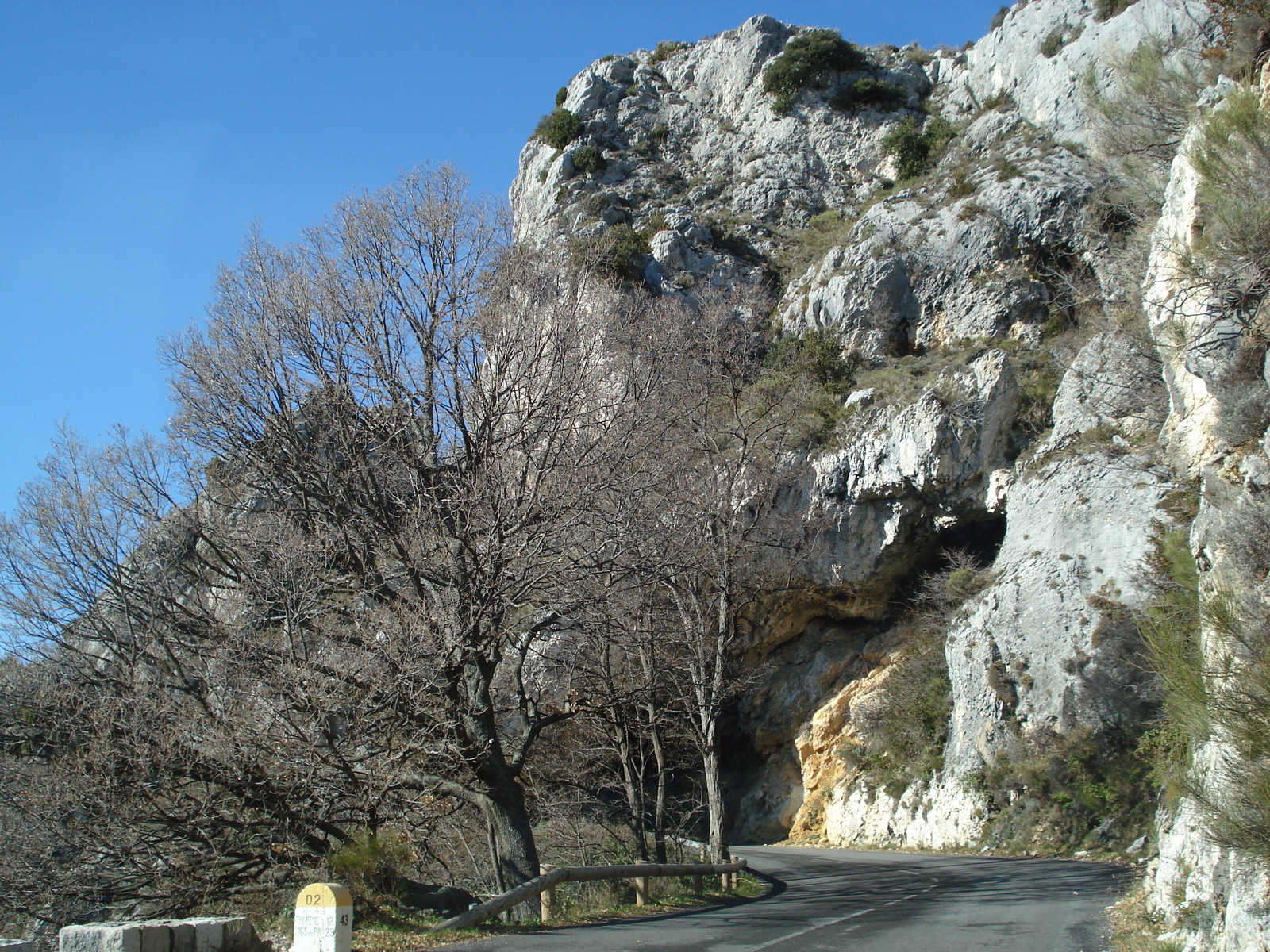 รูปถ่าย ฝรั่งเศส(France) ถนนจากกูร์เซกูลไปเกรโอลีแยร์-เล-เนจ(Coursegoule to Greolieres les neiges road) 2007-01 31