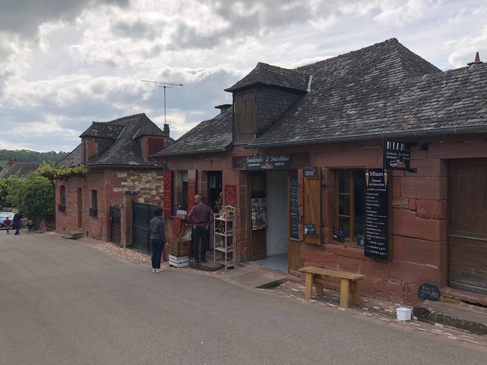รูปถ่าย ฝรั่งเศส(France) กอลงฌ์-ลา-รูฌ(Collonges la Rouge) 2018-04 40