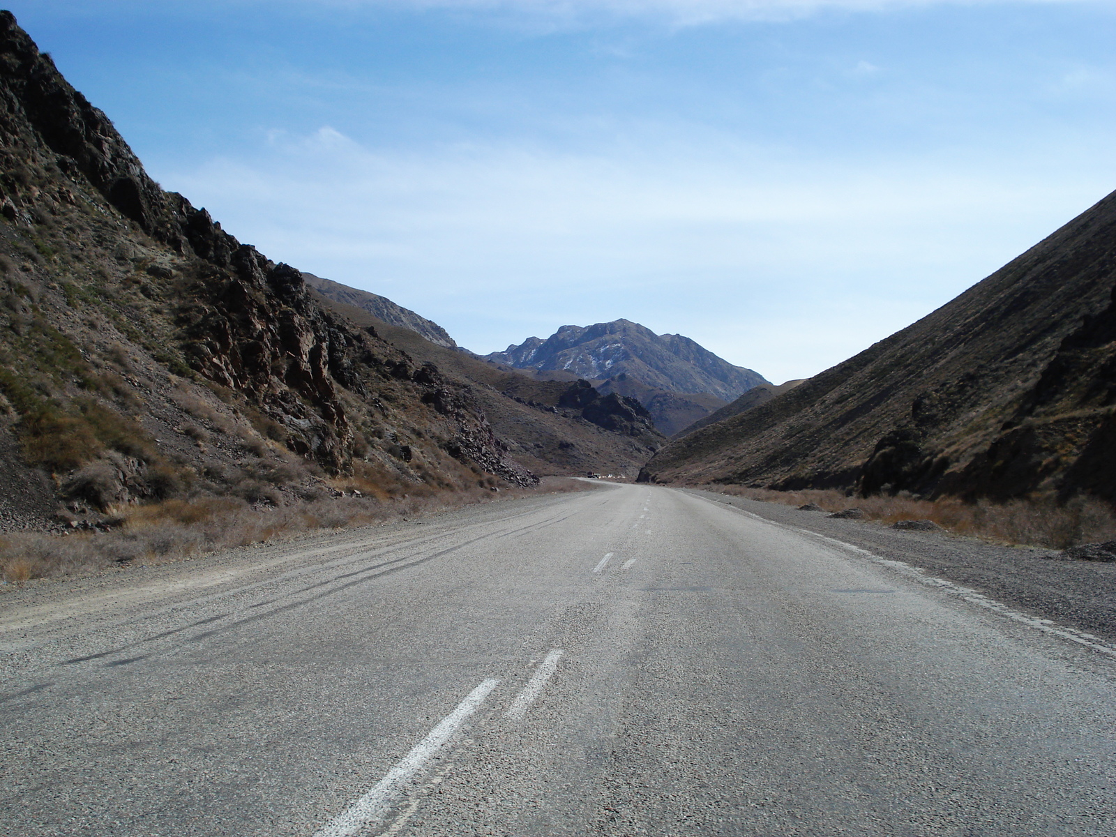 รูปถ่าย คาซัคสถาน(Kazakhstan) ถนนจากอัลมาตีไปหุบผาชารึน(Almaty to Charyn Canyon road) 2007-03 109