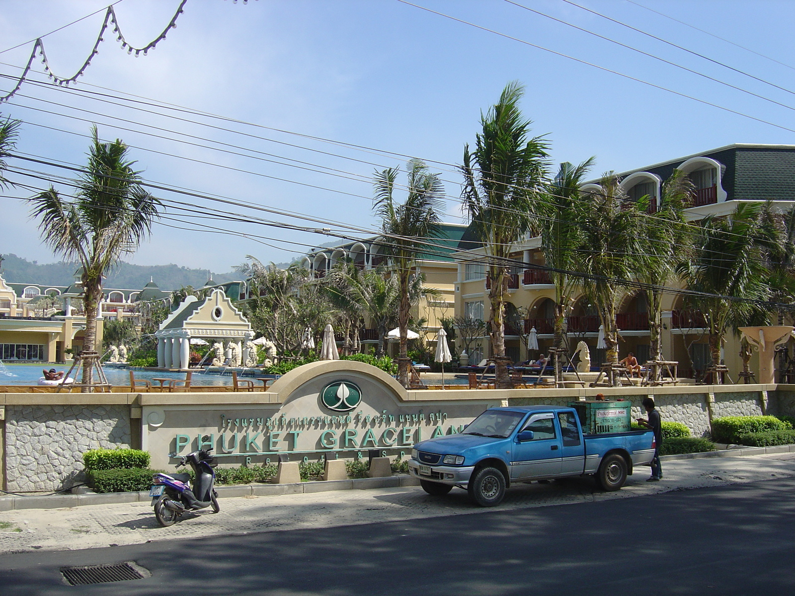 รูปถ่าย ไทย(Thailand) ภูเก็ต(Phuket) ป่าตอง(Patong) ถนนเลียบชายหาด(Beach Road) 2005-12 38