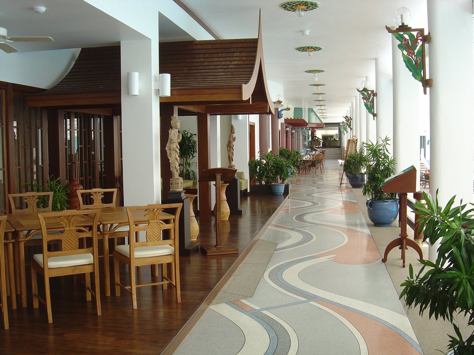 รูปถ่าย ไทย(Thailand) ภูเก็ต(Phuket) โรงแรมเลอเมอริเดียน ภูเก็ตบีช(Meridien Phuket Beach Hotel) 2005-12 26
