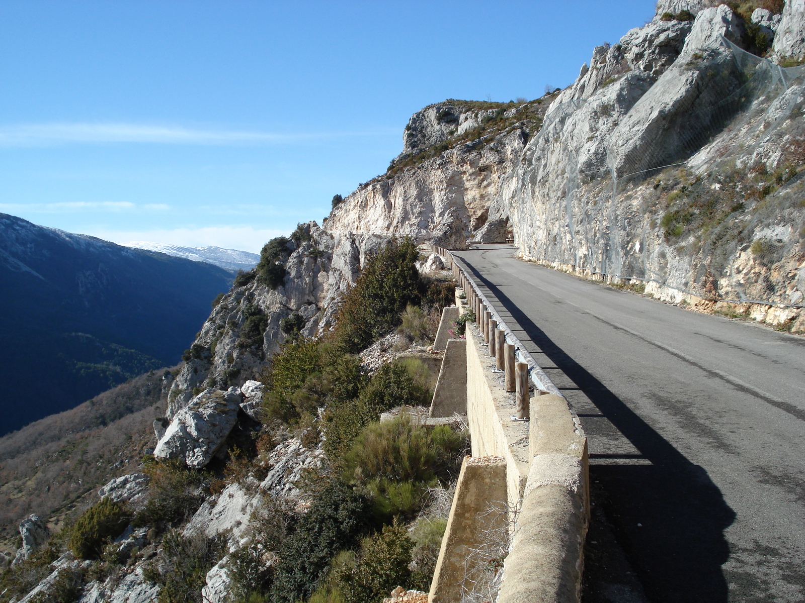 รูปถ่าย ฝรั่งเศส(France) ถนนจากกูร์เซกูลไปเกรโอลีแยร์-เล-เนจ(Coursegoule to Greolieres les neiges road) 2007-01 30