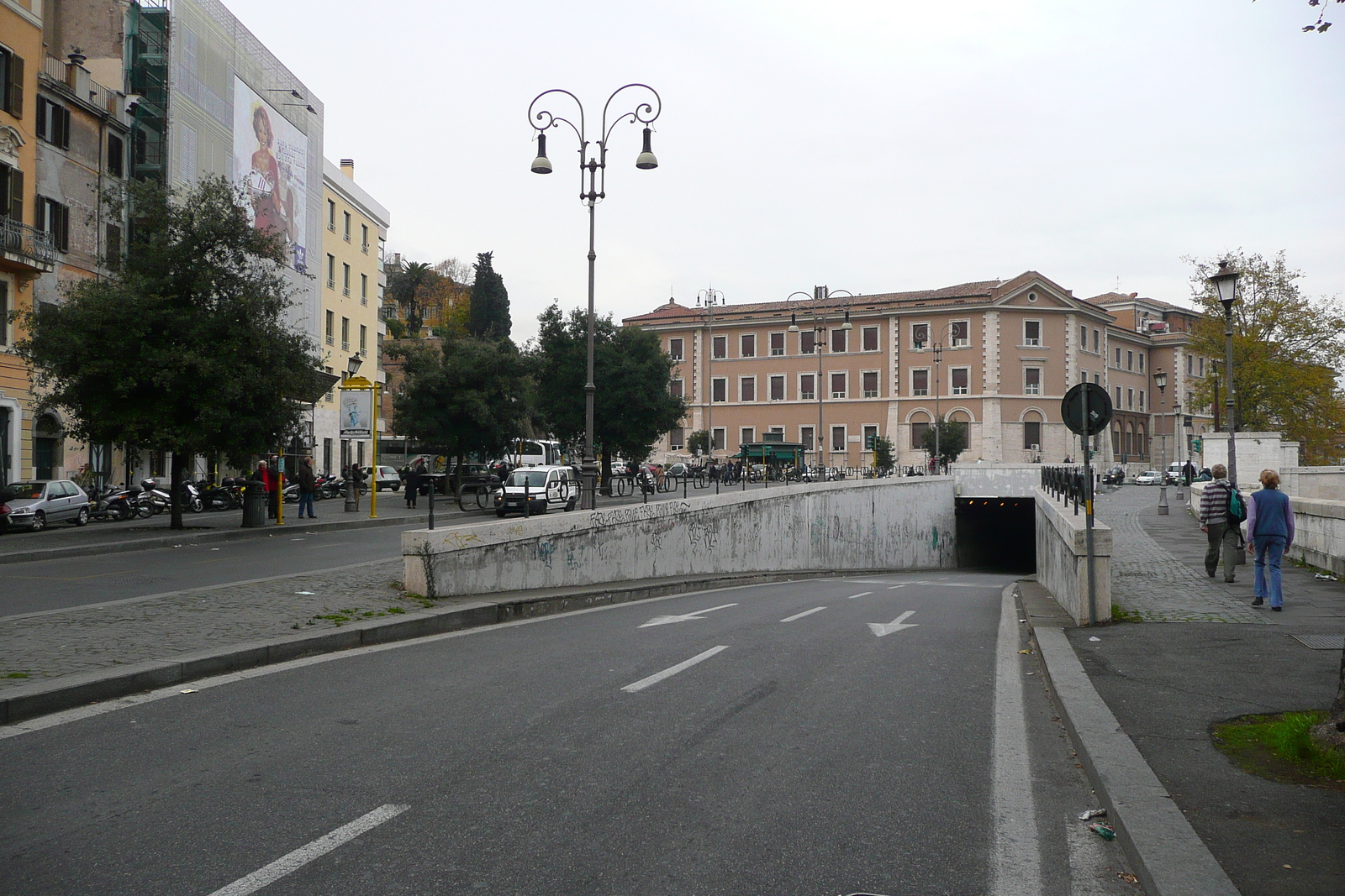 รูปถ่าย อิตาลี(Italy) โรม(Rome) ถนนริมน้ำจานีโกเลนเซ(Lungotevere Gianicolense) 2007-11 2