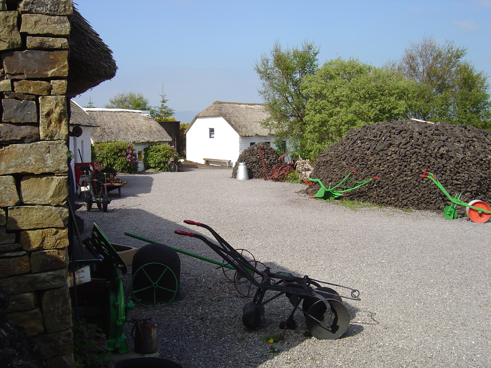 รูปถ่าย ไอร์แลนด์(Ireland) หมู่บ้านคอร์รี่บ็อก(Kerry Bog village) 2004-05 12