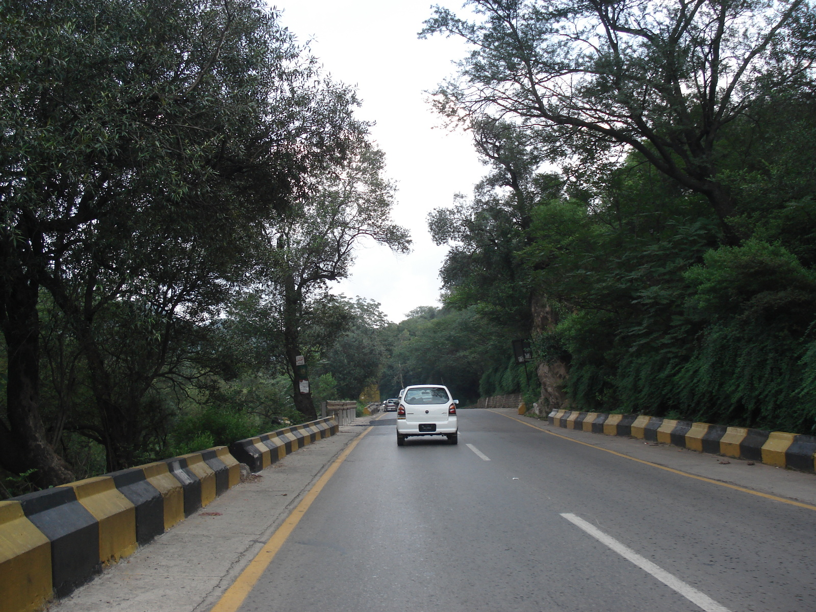 รูปถ่าย ปากีสถาน(Pakistan) ถนนจากอิสลามาบัดไปมัรรี(Islamabad to Murree road) 2006-08 83