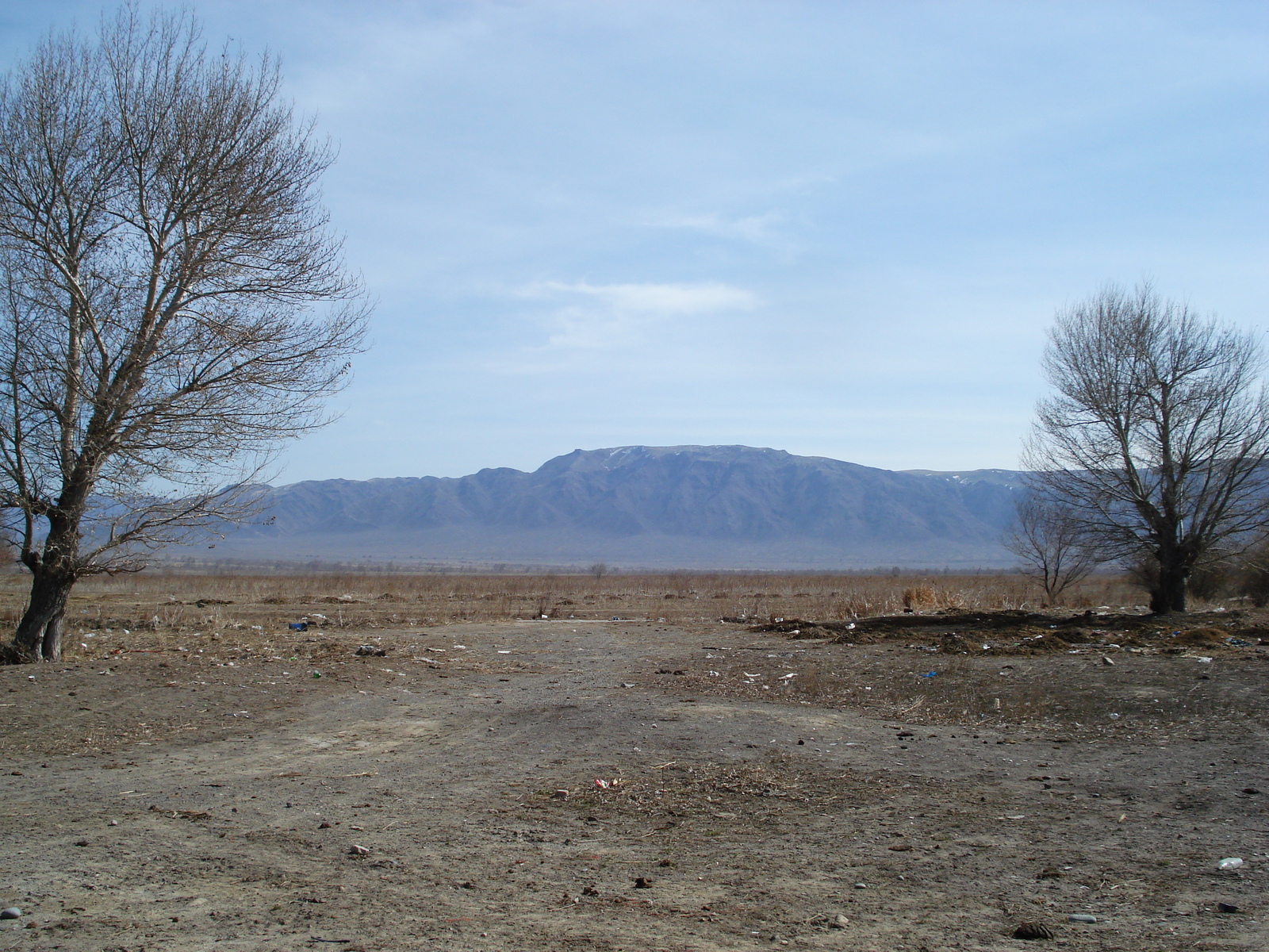 รูปถ่าย คาซัคสถาน(Kazakhstan) ถนนจากอัลมาตีไปหุบผาชารึน(Almaty to Charyn Canyon road) 2007-03 133