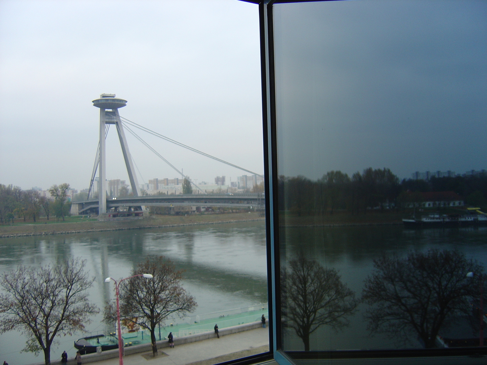 รูปถ่าย สโลวะเกีย(Slovakia) บราทิสลาวา(Bratislava) โรงแรมดานูบ(Danube Hotel) 2004-11 0