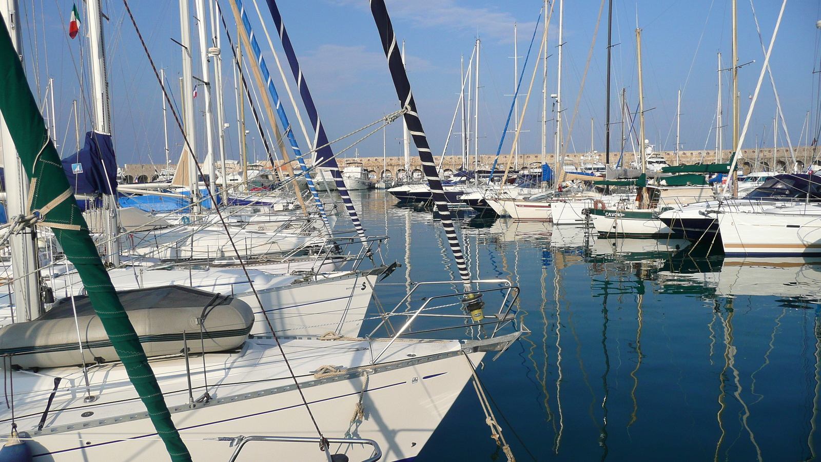 รูปถ่าย ฝรั่งเศส(France) อองทีป(Antibes) ท่าเรือโวบ็อง(Port Vauban) 2007-07 51