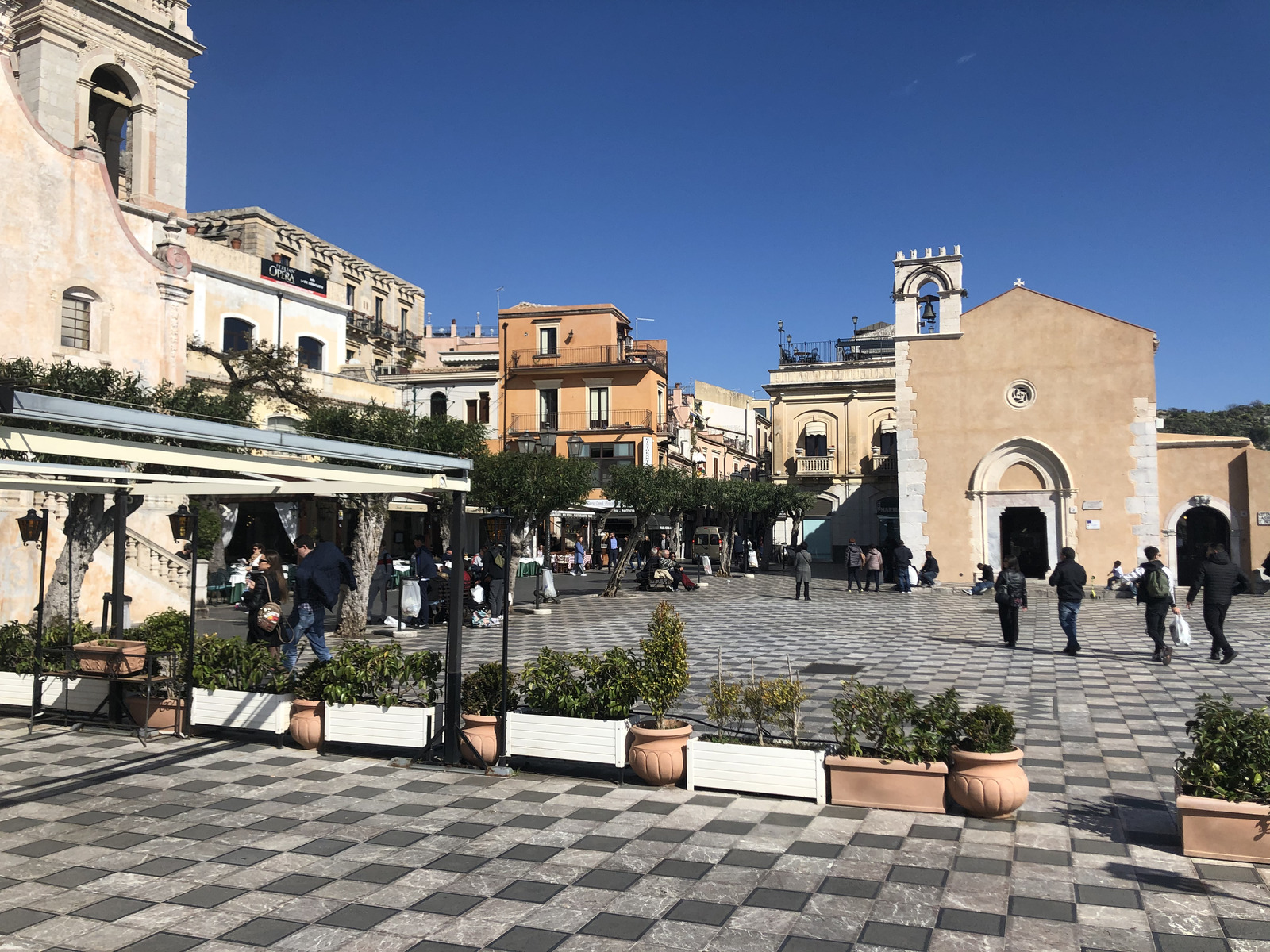 รูปถ่าย อิตาลี(Italy) ซิซิลี(Sicily) ตาออร์มีนา(Taormina) 2020-02 28