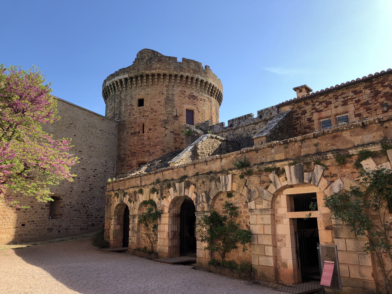 รูปถ่าย ฝรั่งเศส(France) ปราสาทกัสแตลโนเบรอเตอนู(Castelnau Bretenoux Castle) 2018-04 162