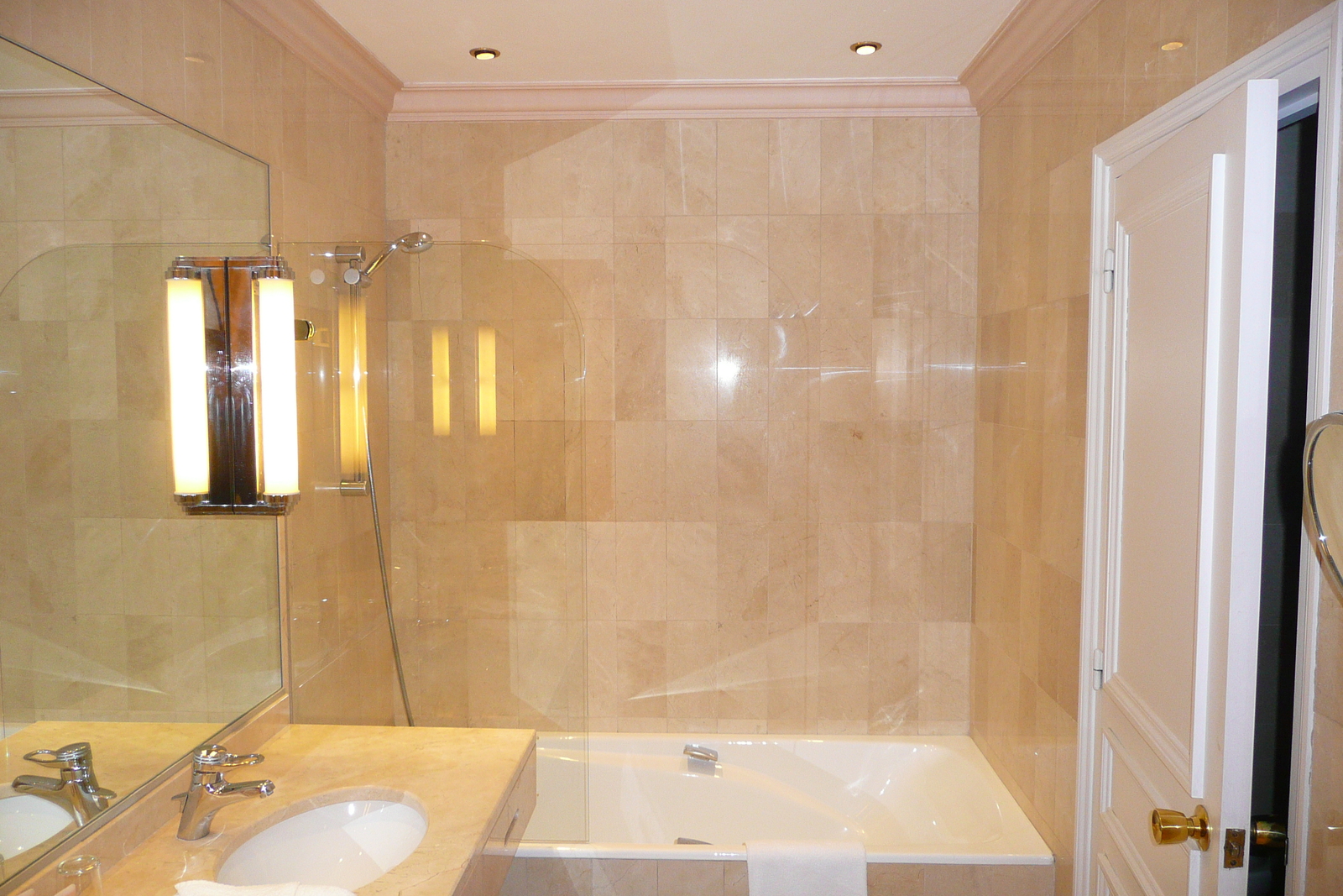 รูปถ่าย ฝรั่งเศส(France) ลีอง(Lyon) โรงแรมบอสโกโลแกรนด์(Boscolo Grand Hotel) 2008-06 19