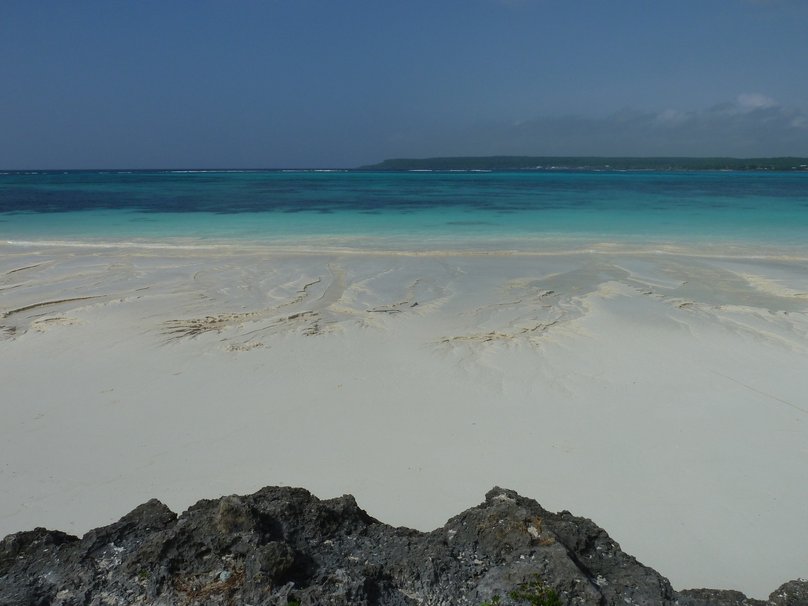 รูปถ่าย นิวแคลิโดเนีย(New Caledonia) เกาะลีฟู(Lifou) ลูเอซิลลา(Luecilla) 2010-05 8