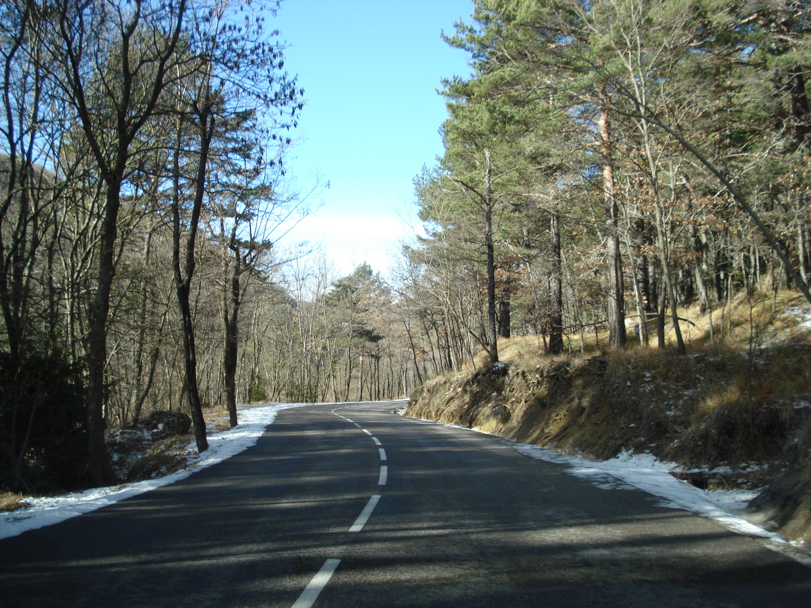 รูปถ่าย ฝรั่งเศส(France) ถนนจากกูร์เซกูลไปเกรโอลีแยร์-เล-เนจ(Coursegoule to Greolieres les neiges road) 2007-01 9