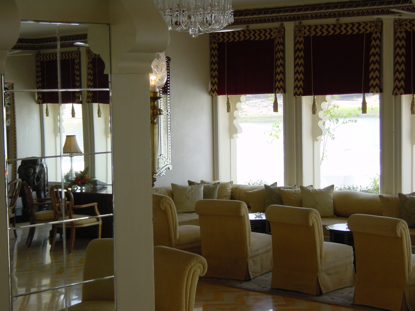 รูปถ่าย อินเดีย(India) อูไดปูร์(Udaipur) โรงแรมเลคพาเลซ(Lake Palace Hotel) 2003-05 30