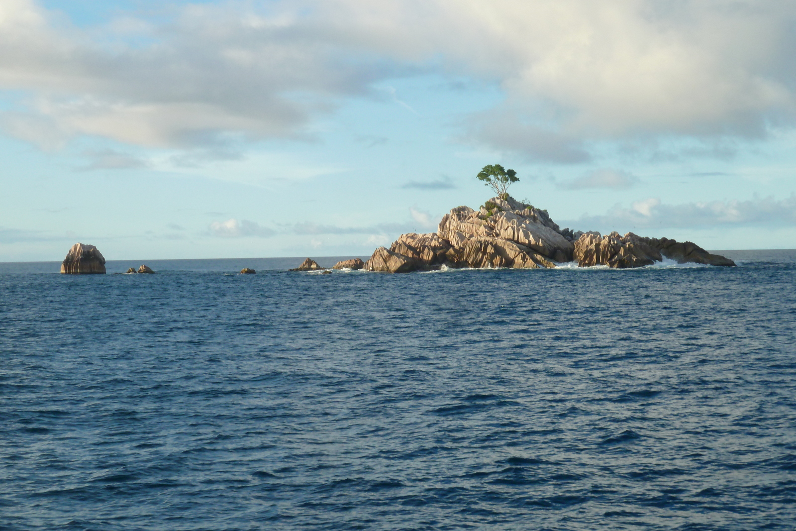 รูปถ่าย เซเชลส์(Seychelles) เกาะปราลิน(Praslin) 2011-10 129