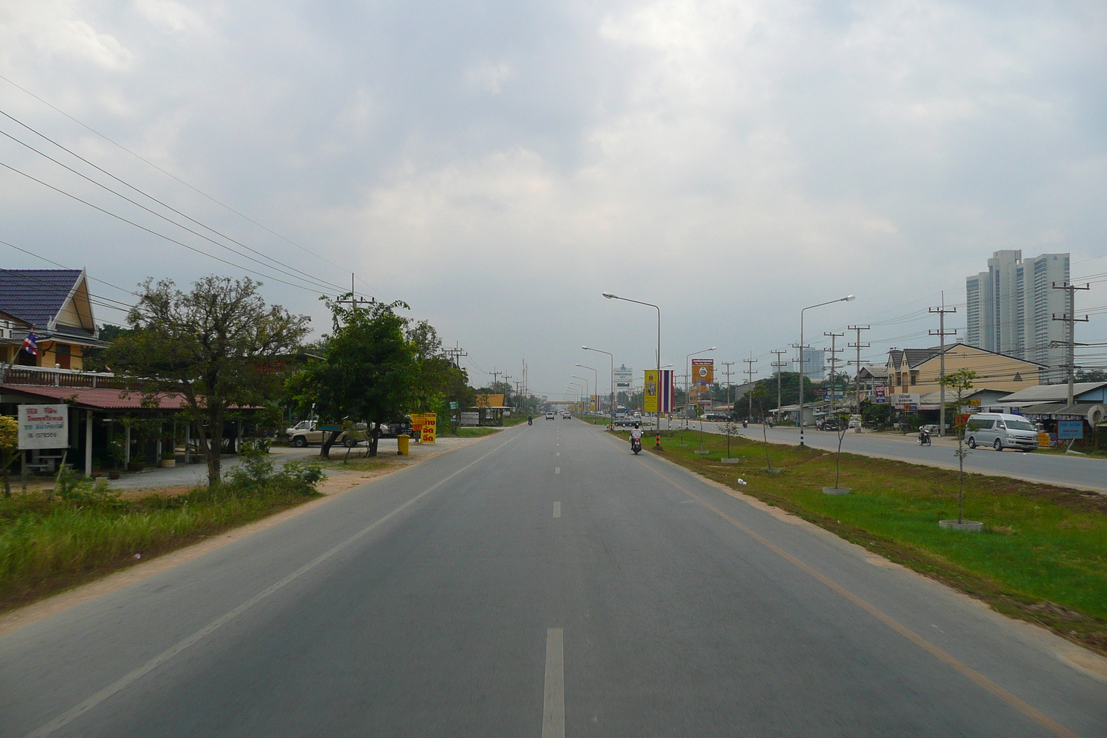 รูปถ่าย ไทย(Thailand) ชลบุรี(Chonburi) ถนนสุขุมวิท(Sukhumvit road) 2008-01 80