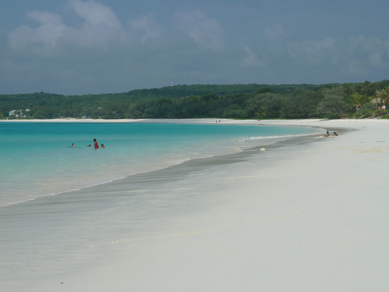 รูปถ่าย นิวแคลิโดเนีย(New Caledonia) เกาะลีฟู(Lifou) อ่าวชาโตบรีย็อง(Chateaubriand Bay) 2010-05 9
