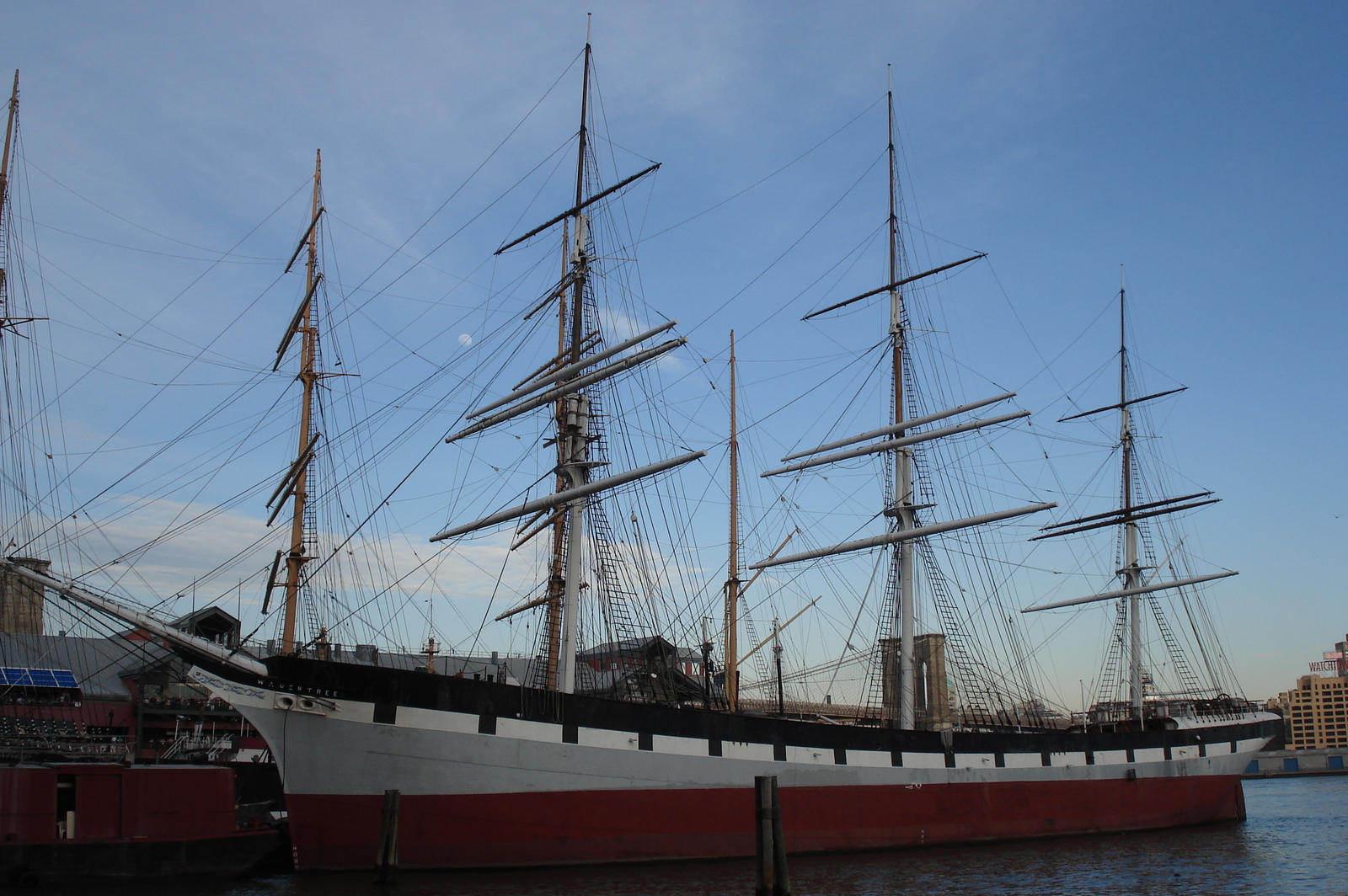 รูปถ่าย สหรัฐอเมริกา(United States) นิวยอร์ก(New York) ท่าเรือเซาท์สตรีต(South Street seaport) 2006-03 20