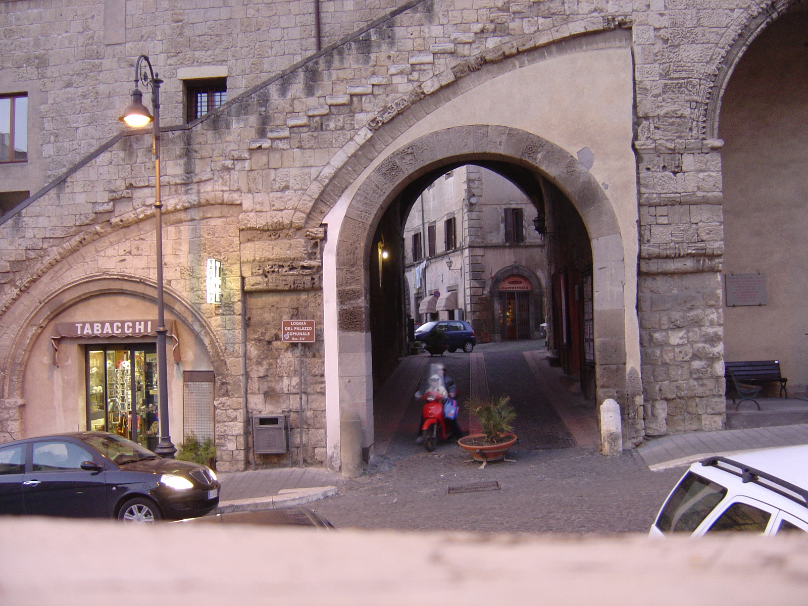 รูปถ่าย อิตาลี(Italy) ตาร์กีเนีย(Tarquinia) 2004-03 6
