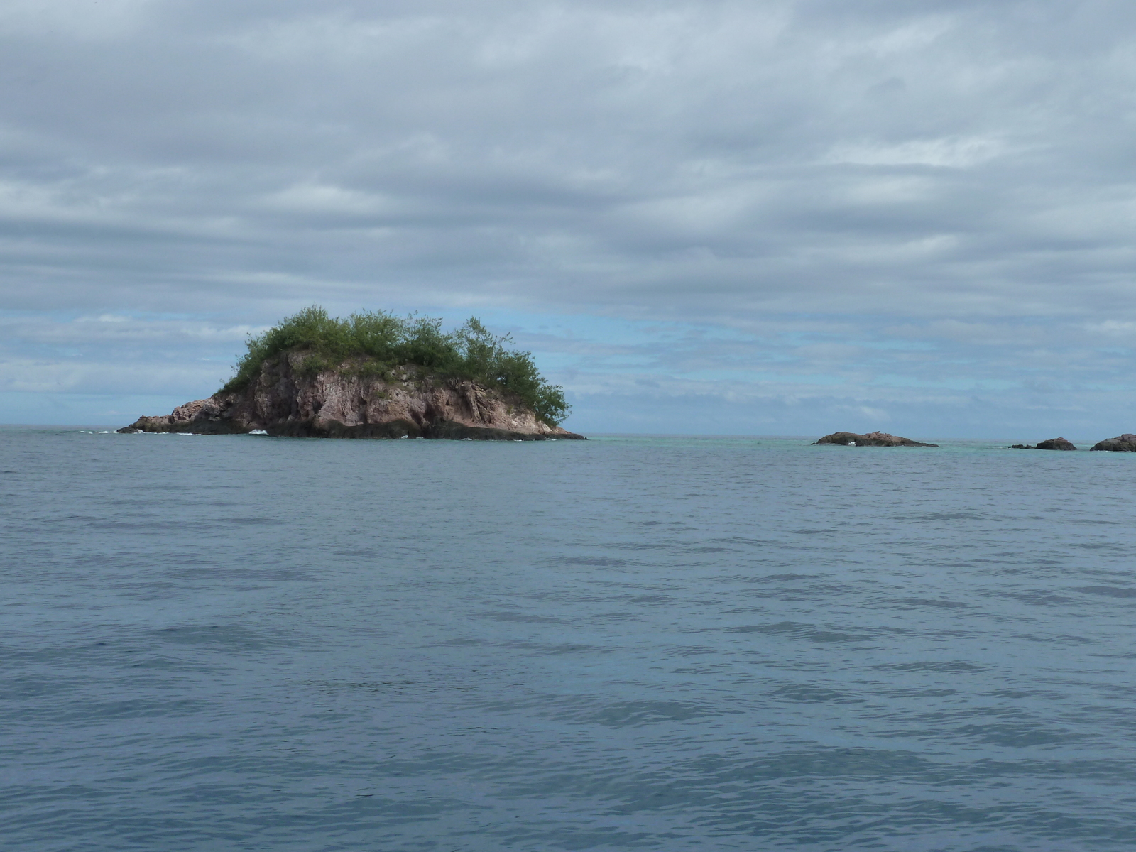 รูปถ่าย ฟิจิ(Fiji) จากเกาะอามูนูกาไปเกาะแคสต์อะเวย์(Amunuca Island to Castaway Island) 2010-05 14