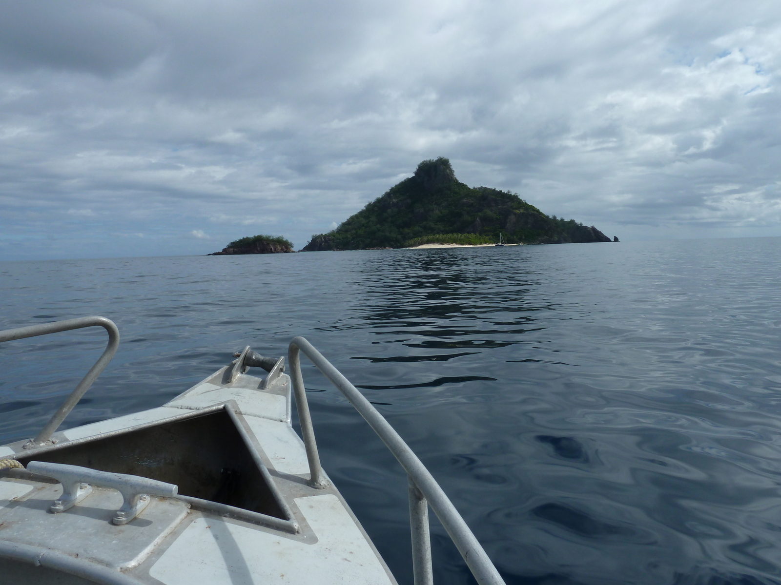 รูปถ่าย ฟิจิ(Fiji) จากเกาะอามูนูกาไปเกาะแคสต์อะเวย์(Amunuca Island to Castaway Island) 2010-05 94
