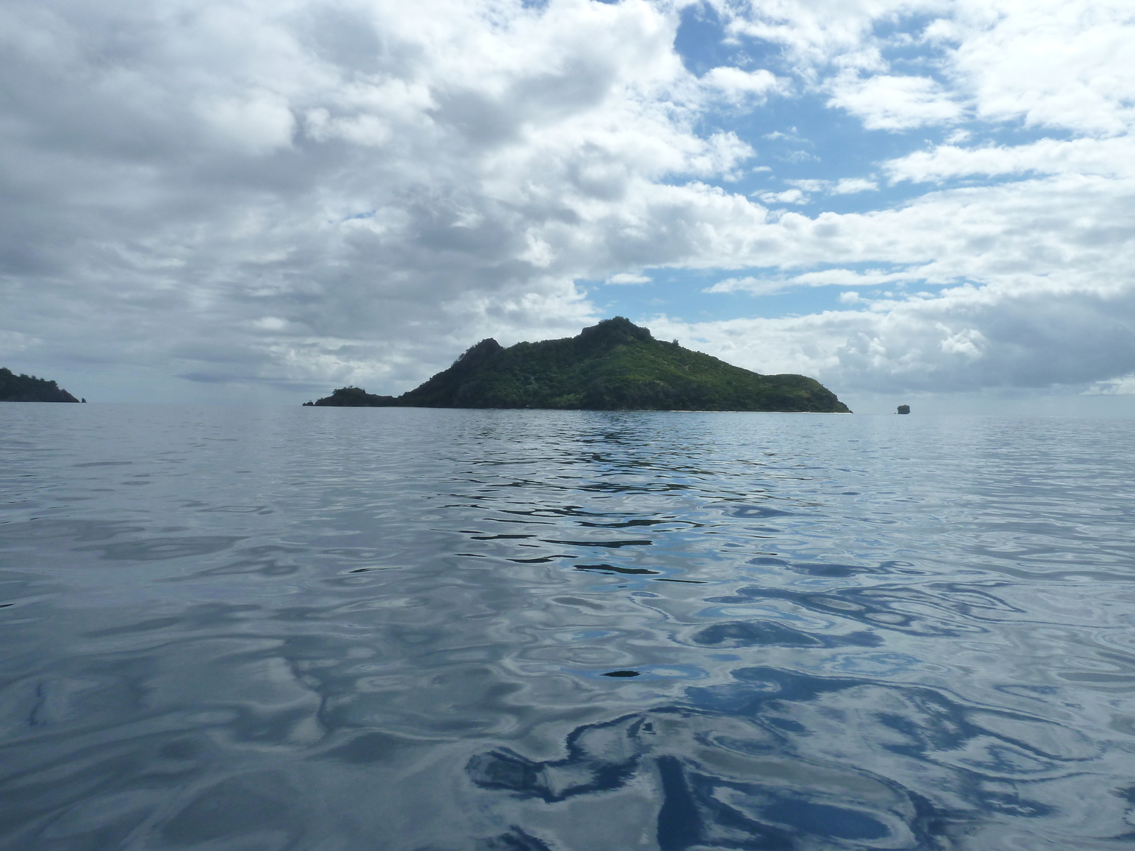 รูปถ่าย ฟิจิ(Fiji) จากเกาะอามูนูกาไปเกาะแคสต์อะเวย์(Amunuca Island to Castaway Island) 2010-05 99