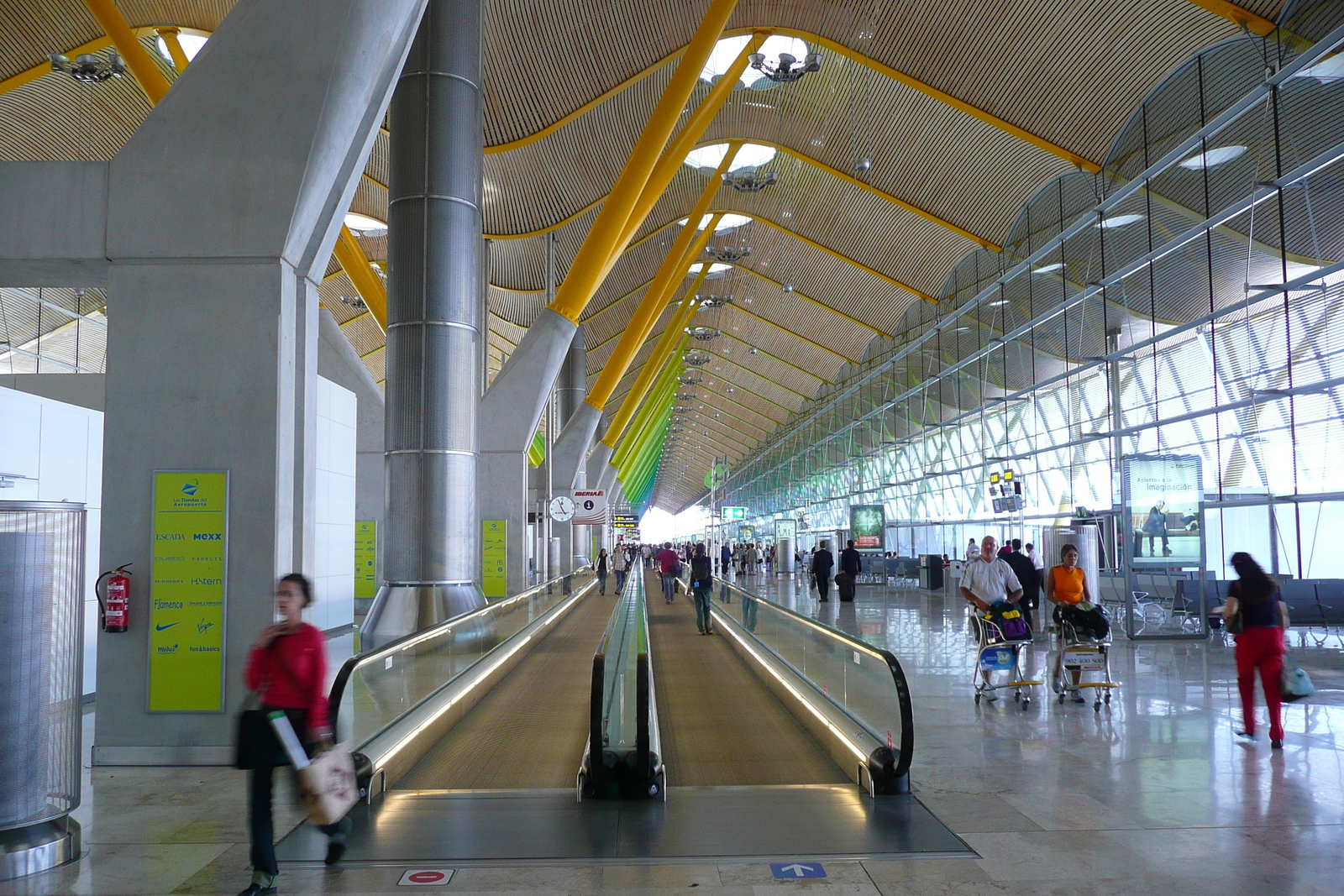 รูปถ่าย สเปน(Spain) มาดริค(Madrid) ท่าอากาศยานบาราคัส(Barajas Airport) 2007-09 56