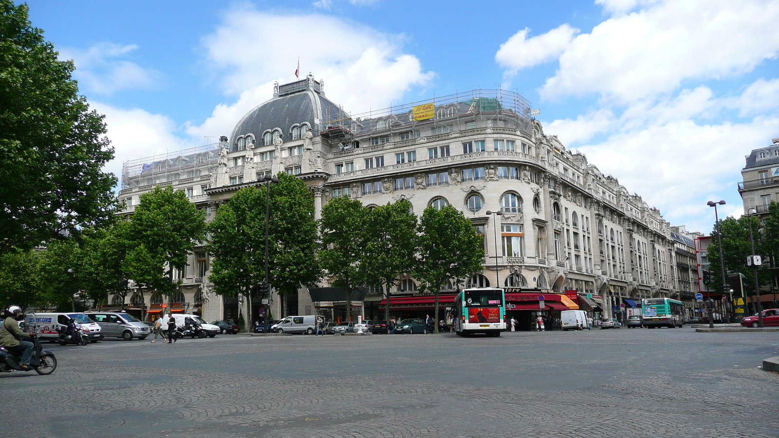 รูปถ่าย ฝรั่งเศส(France) ปารีส(Paris) บูเลอวาร์ด  มาเลแอร์บ(Boulevard Malesherbes) 2007-05 72