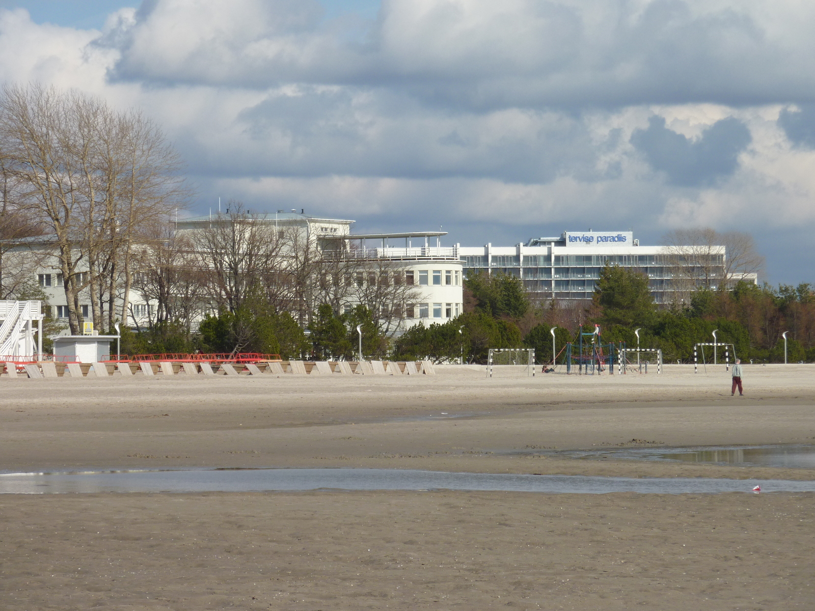 รูปถ่าย เอสโตเนีย(Estonia) แพร์นู(Parnu) 2009-04 39