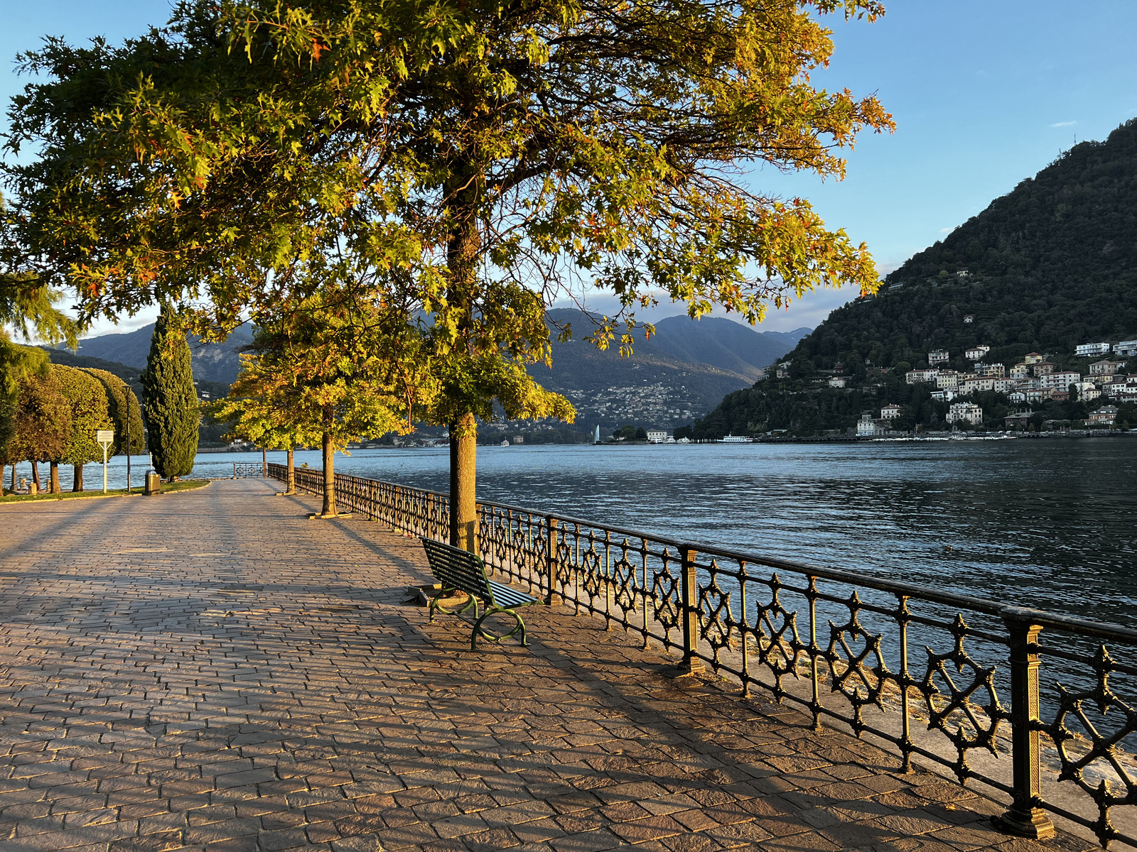 รูปถ่าย อิตาลี(Italy) โคโม(Como) 2023-10 13