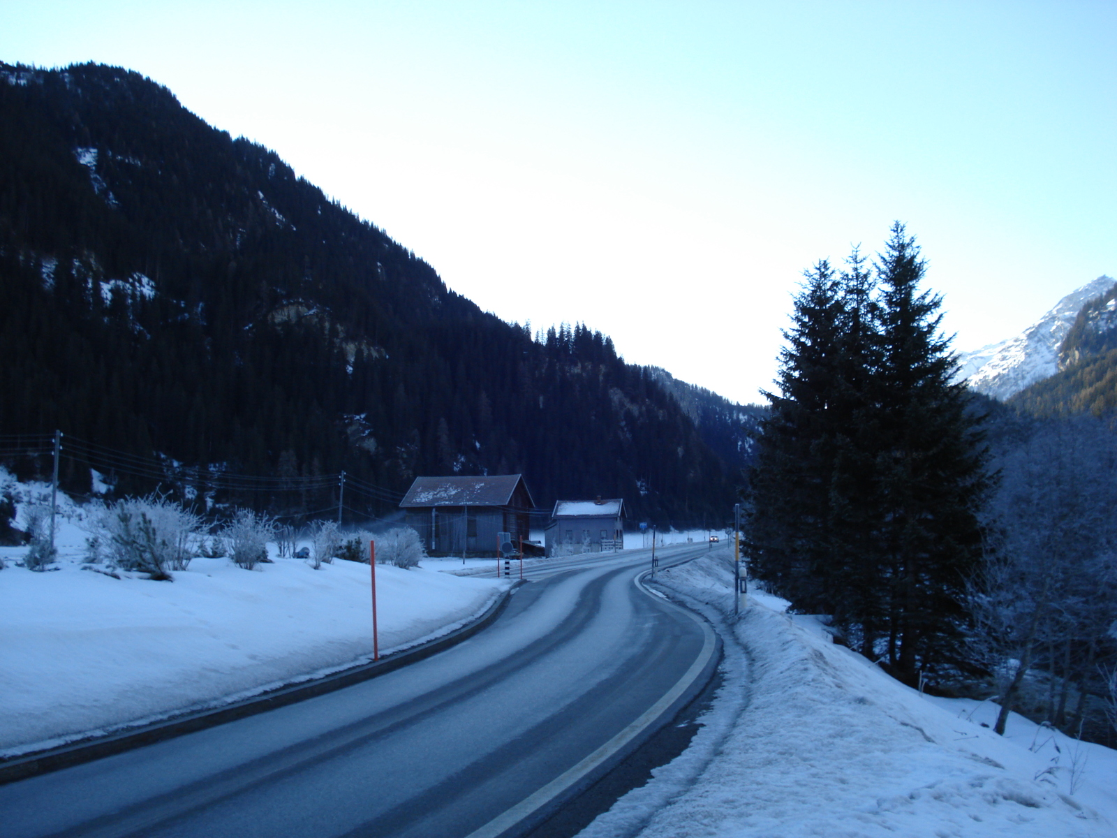 รูปถ่าย สวิสเซอร์แลนด์(Switzerland) ถนนจากคูร์ไปเซนต์มอริตซ์(Chur to St Moritz Road) 2007-01 21