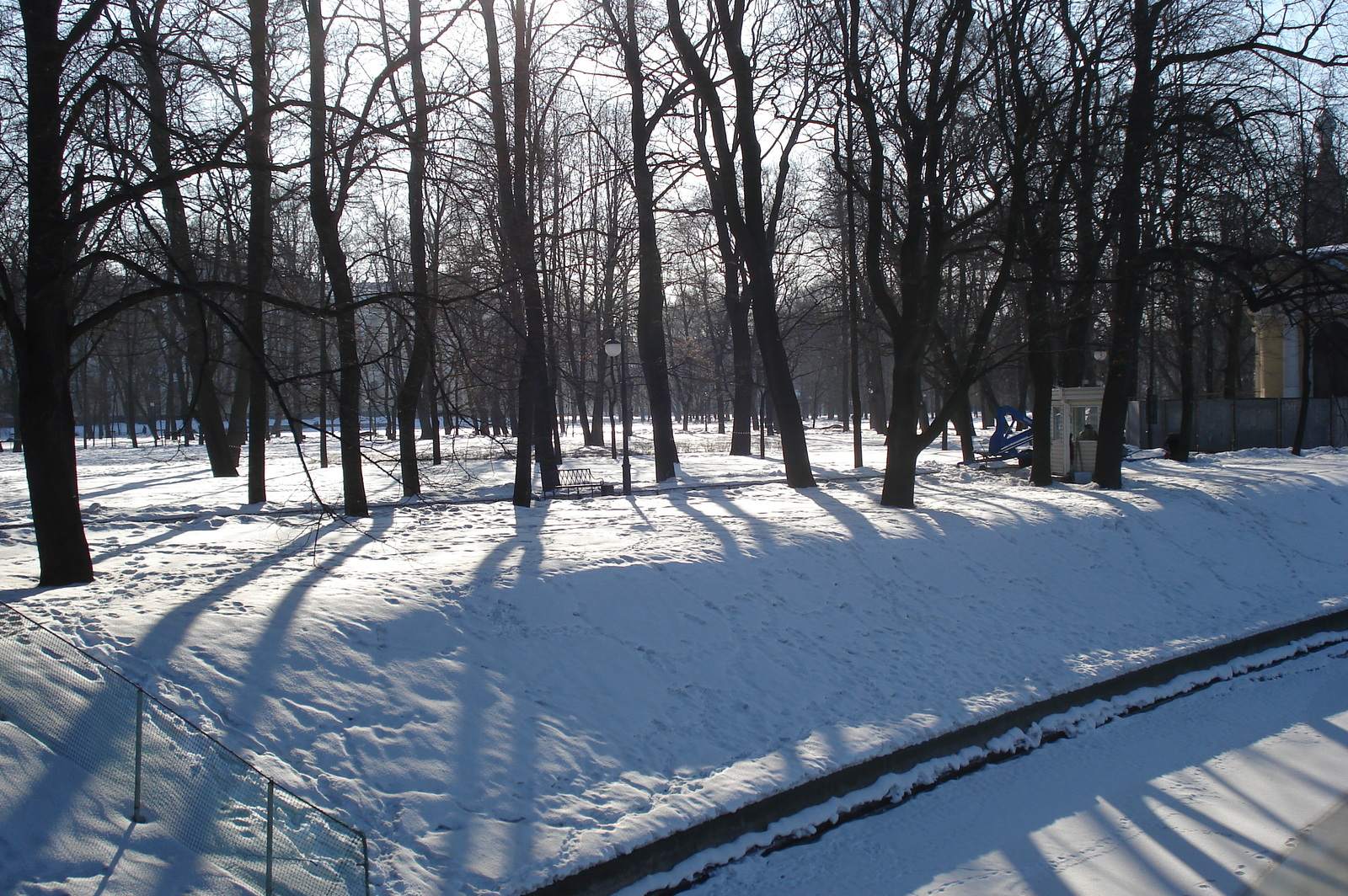 รูปถ่าย รัสเซีย(Russia) เซนต์ปีเตอร์สเบิร์ก(St Petersburg) มาร์โซโวโปล(Marsovo Pole) 2006-03 7