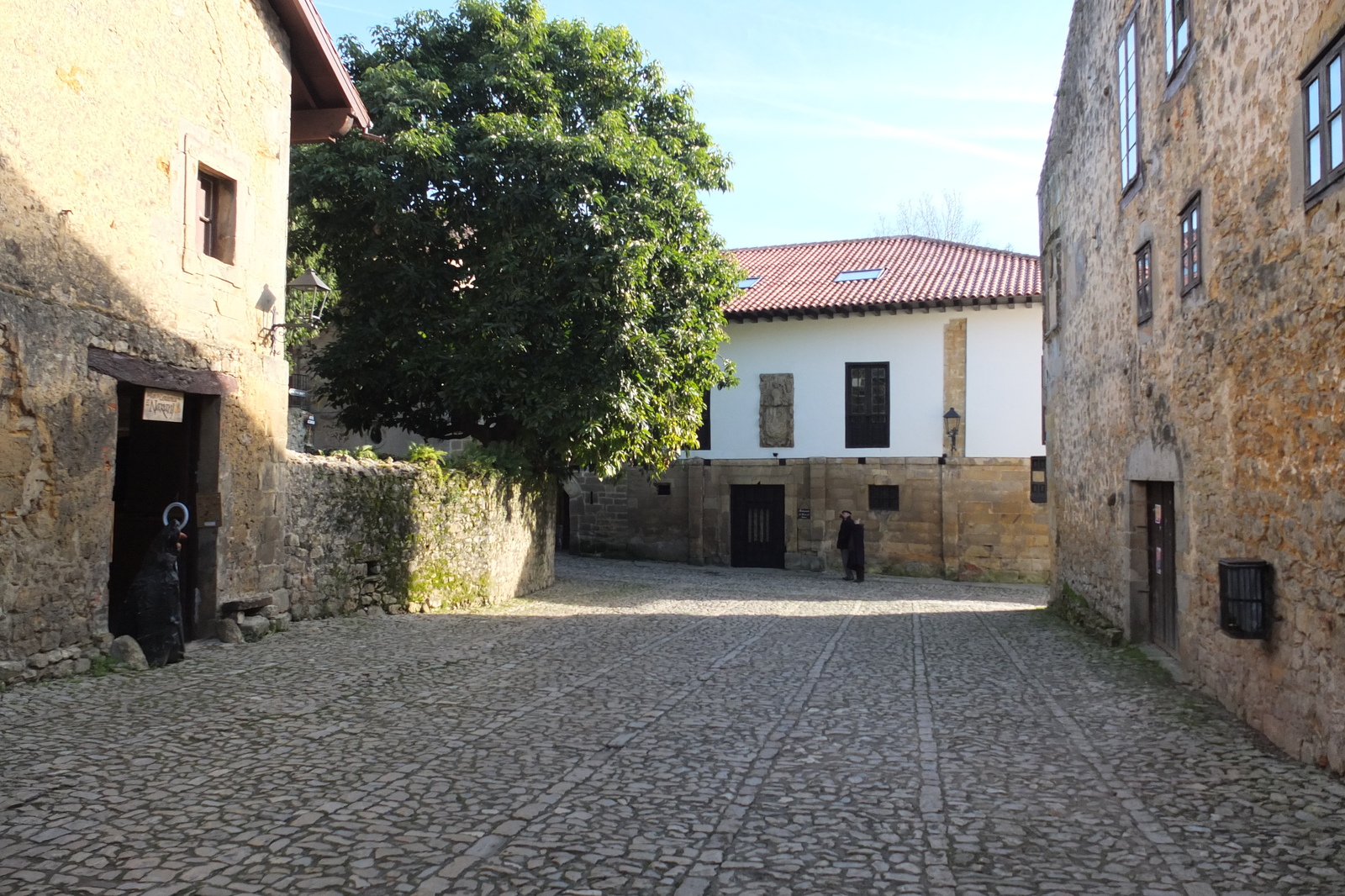 รูปถ่าย สเปน(Spain) ซันตีญานาเดลมาร์(Santillana del Mar) 2013-01 35