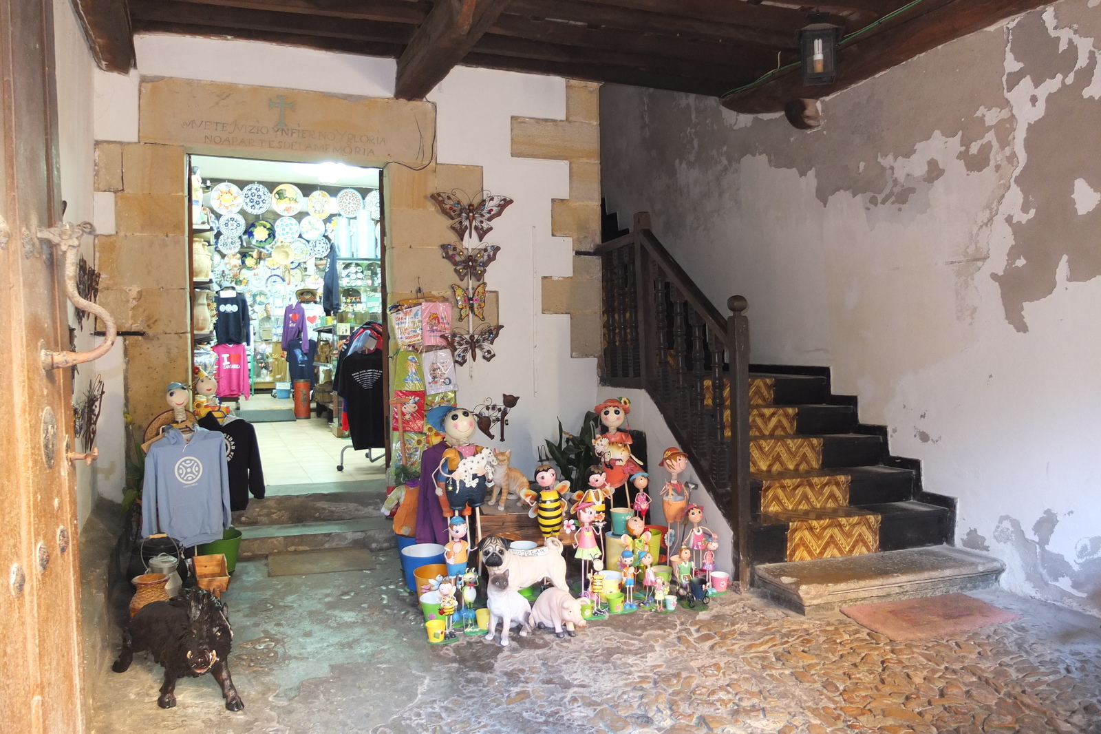 รูปถ่าย สเปน(Spain) ซันตีญานาเดลมาร์(Santillana del Mar) 2013-01 64