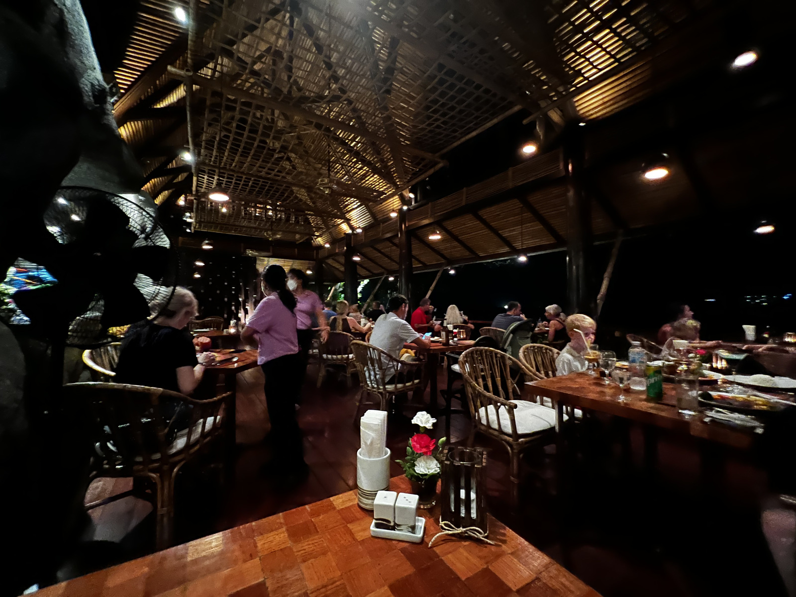รูปถ่าย ไทย(Thailand) ภูเก็ต(Phuket) หาดกะรน(Karon Beach) ร้านอาหารออนเดอะร็อก(On the rock Restaurant) 2021-12 39