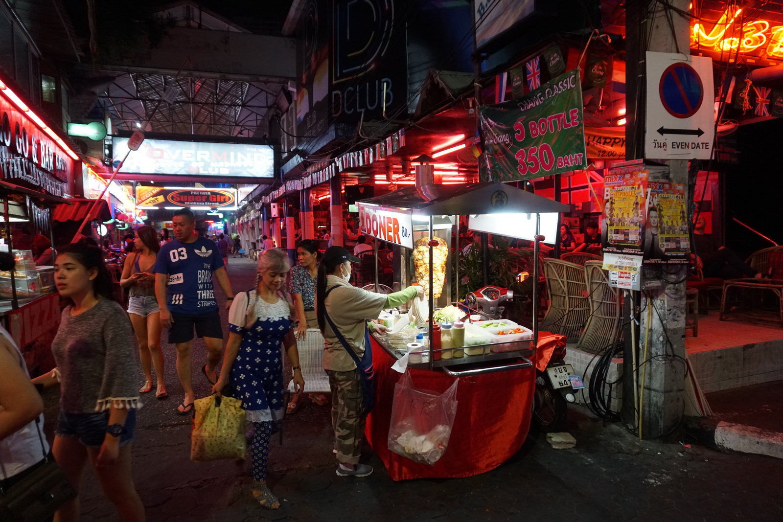 รูปถ่าย ไทย(Thailand) พัทยา(Pattaya) ถนนคนเดิน(Walking Street) 2016-12 23