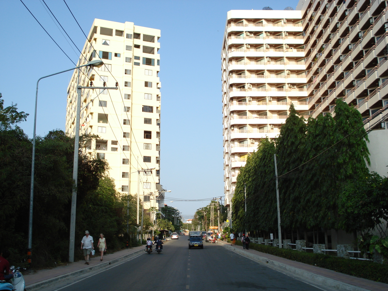 รูปถ่าย ไทย(Thailand) พัทยา(Pattaya) โกลเดนฮอร์น(Golden Horn) 2007-02 24